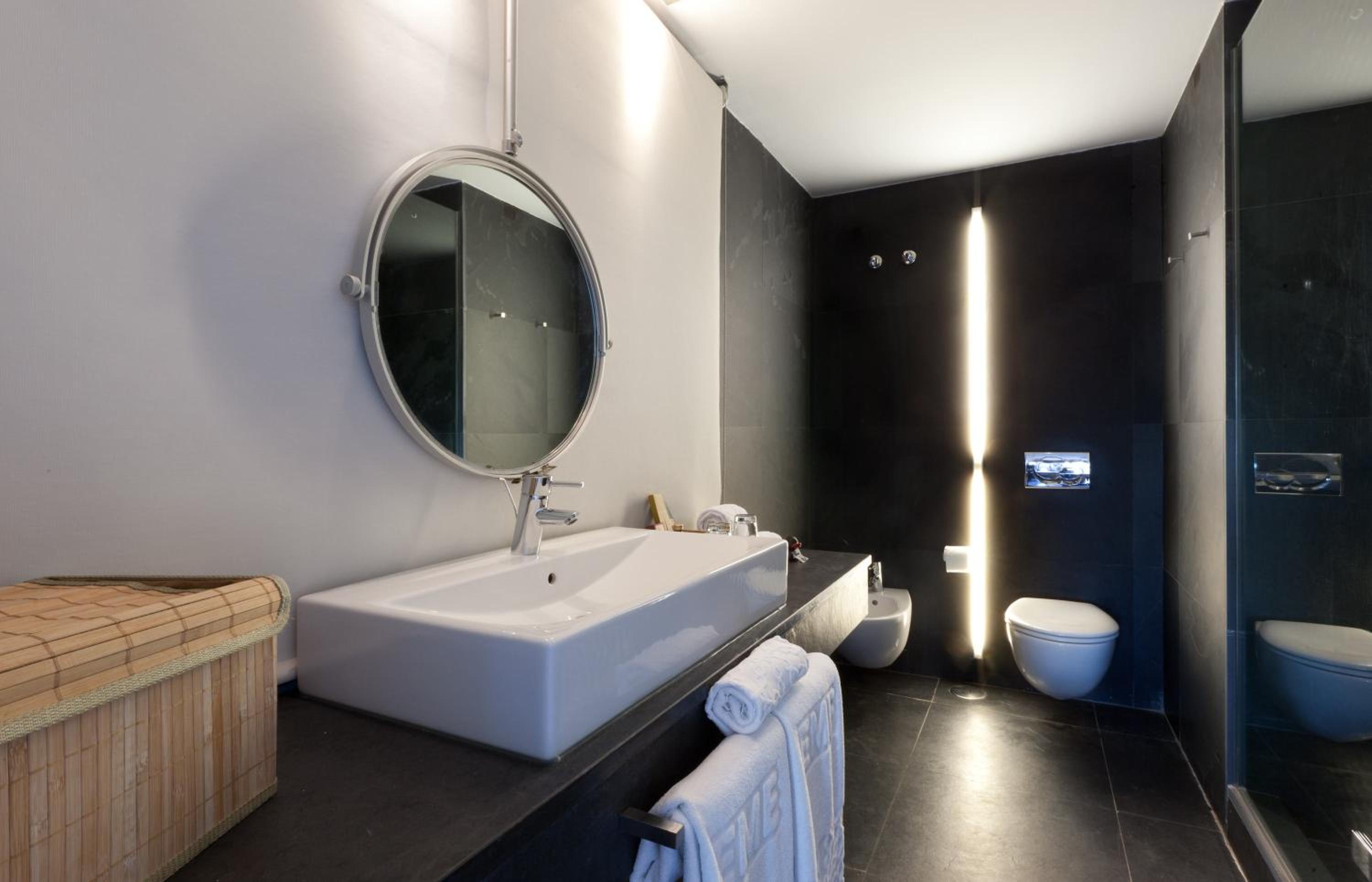 Junior Suite with View - Photo 14
