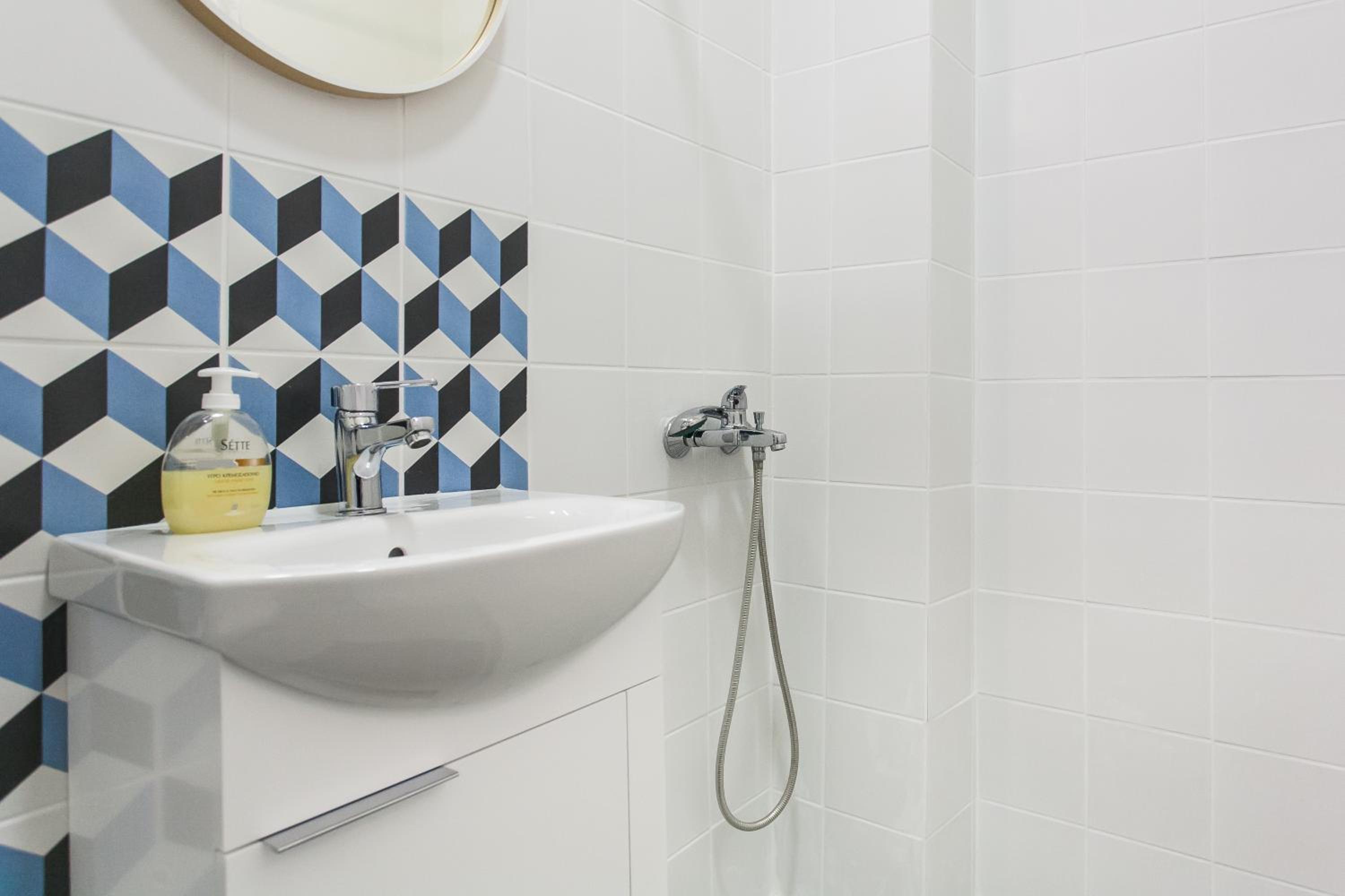 Playful Apartment in Great location in Athens  photo 2