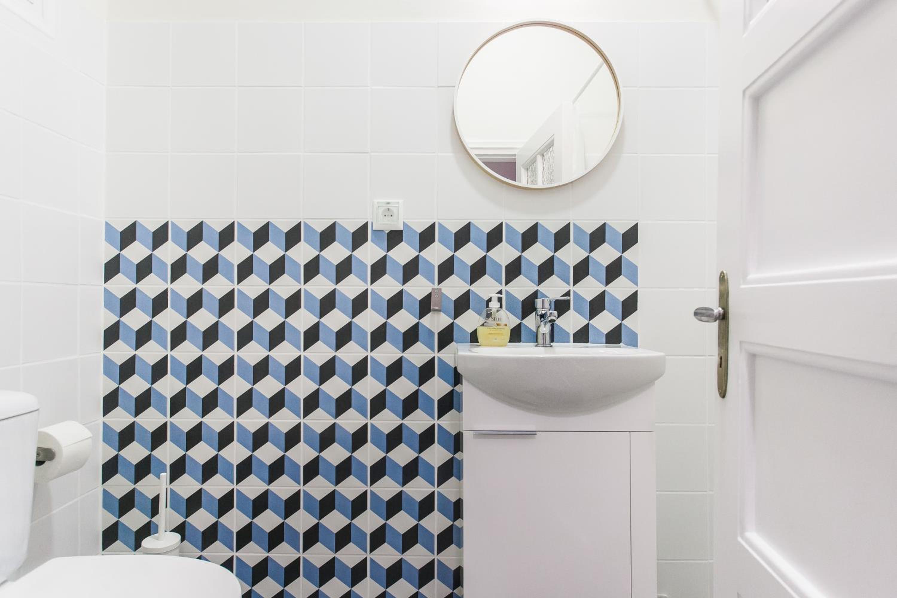 Playful Apartment in Great location in Athens  photo 3