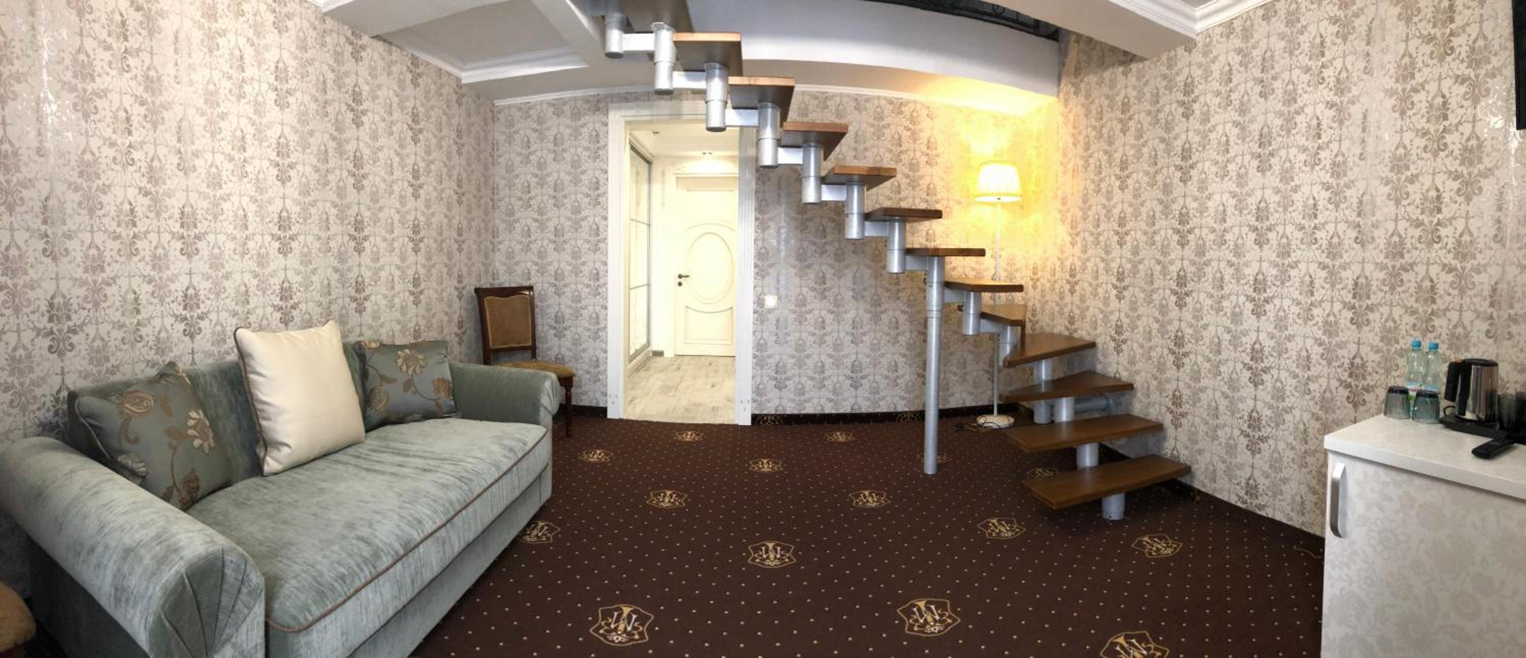 Apartment with Balcony photo 3