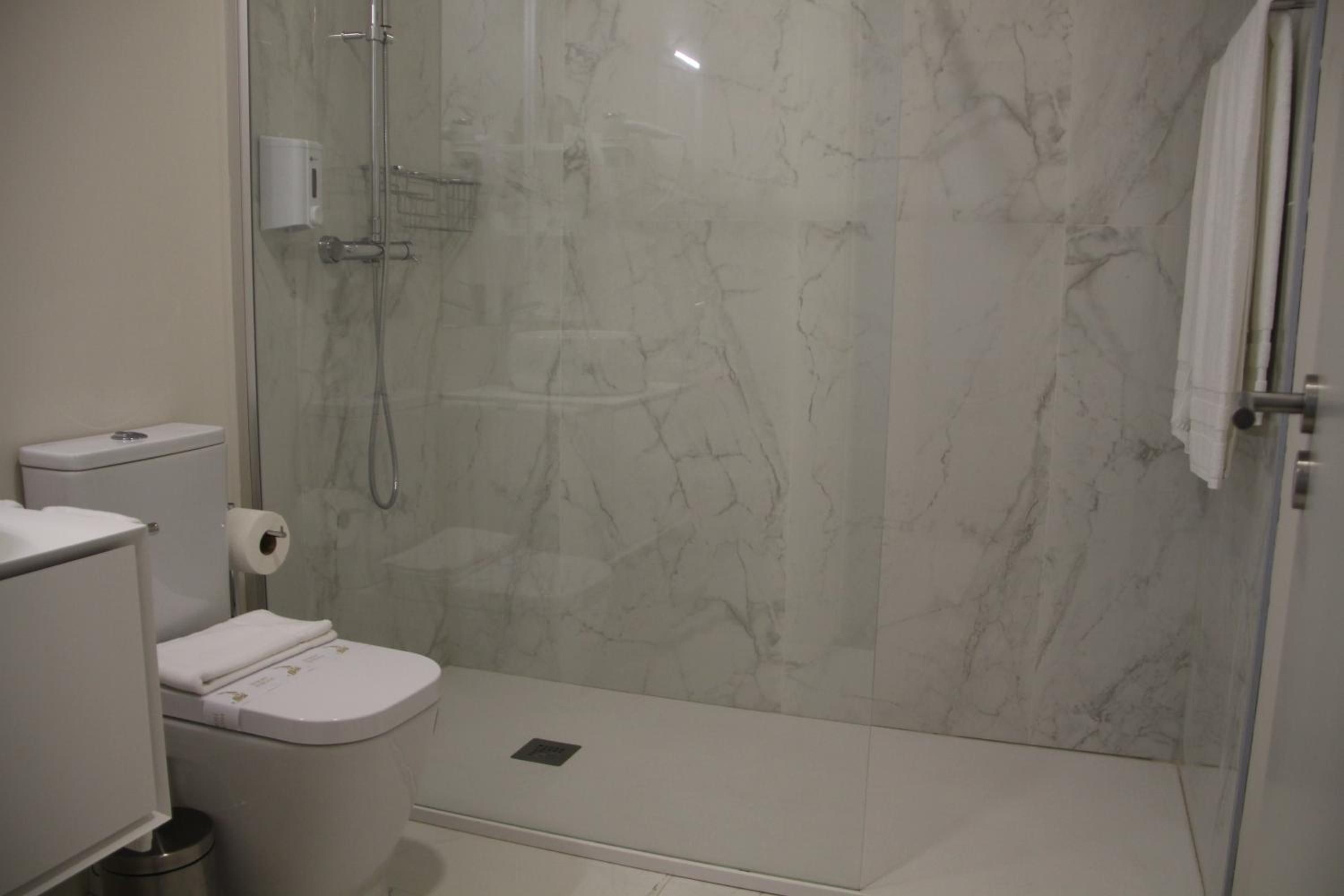 One-Bedroom Apartment - Photo 4