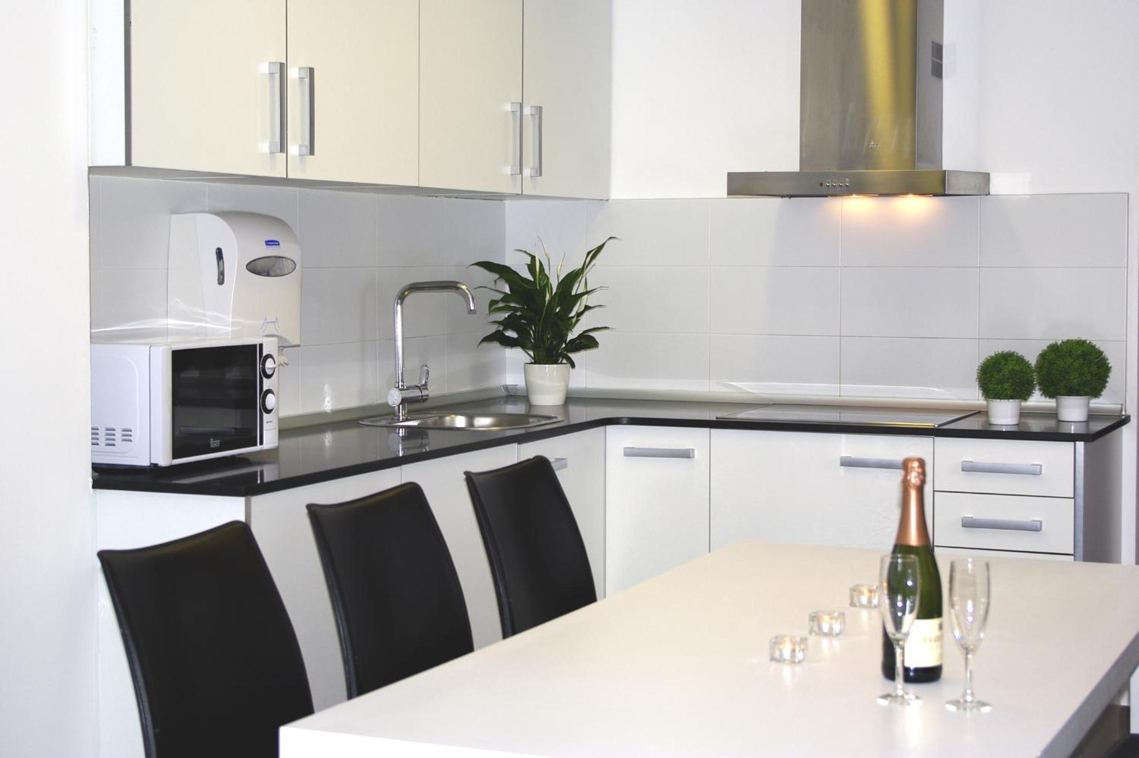 Three-Bedroom Duplex Apartment (3-6 Adults) photo 3