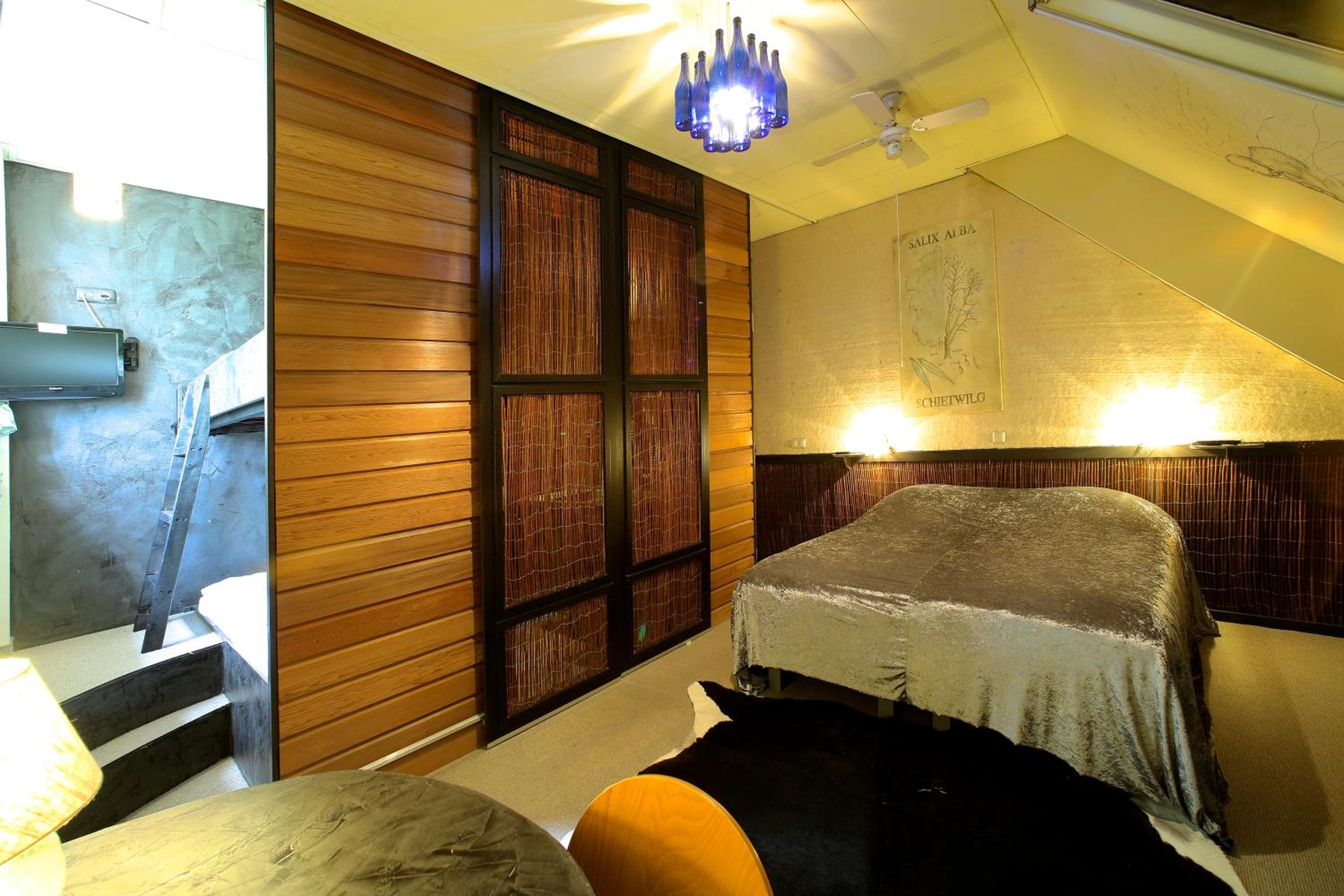 Family Room - Photo 7
