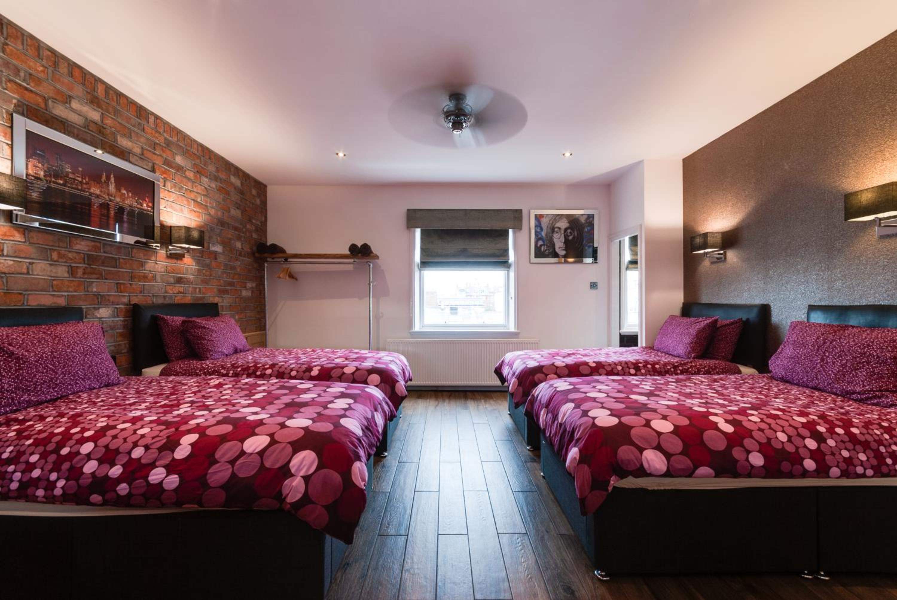 8-Person Apartment - Photo 49