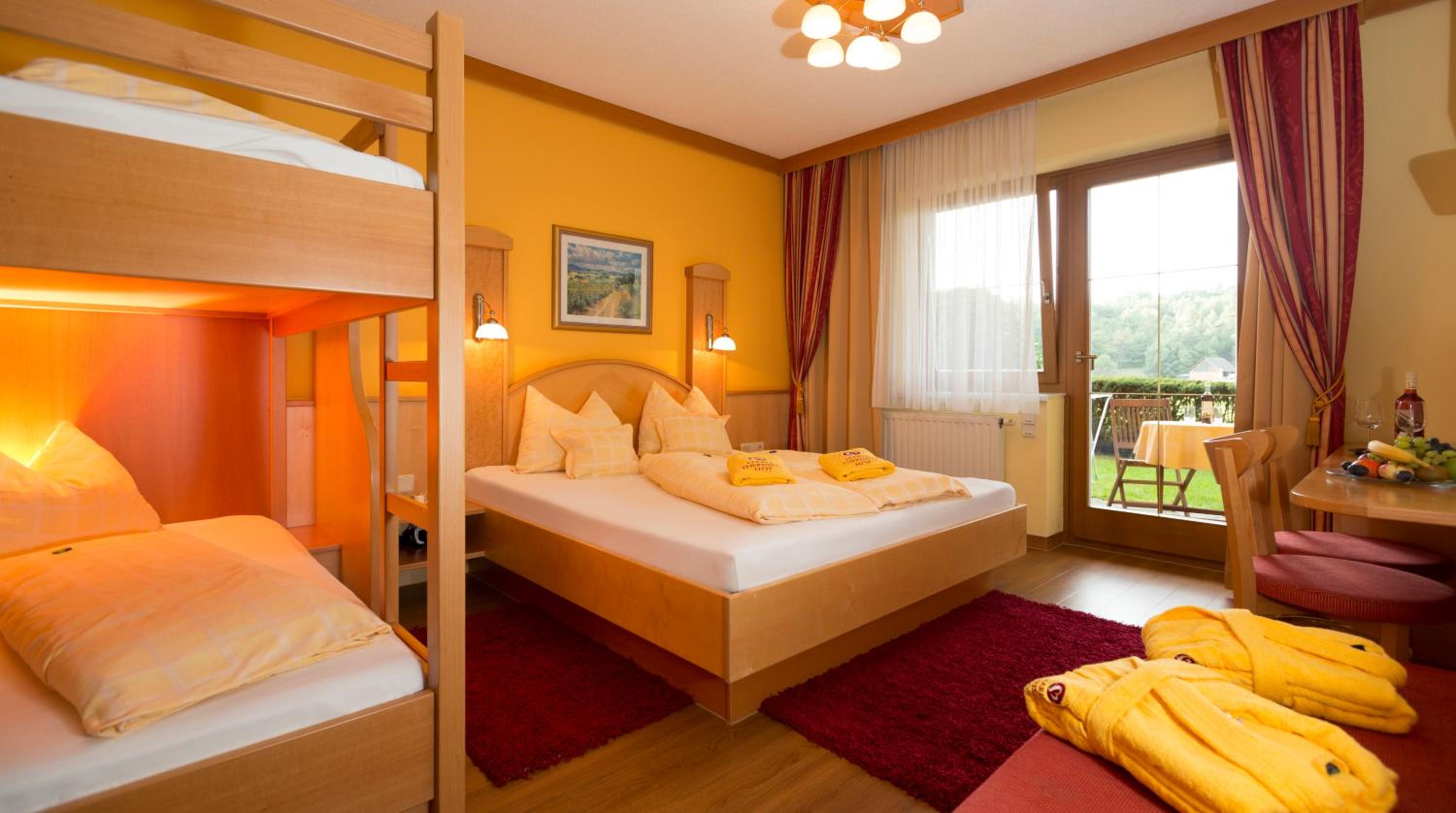 Quadruple Room - Photo 1