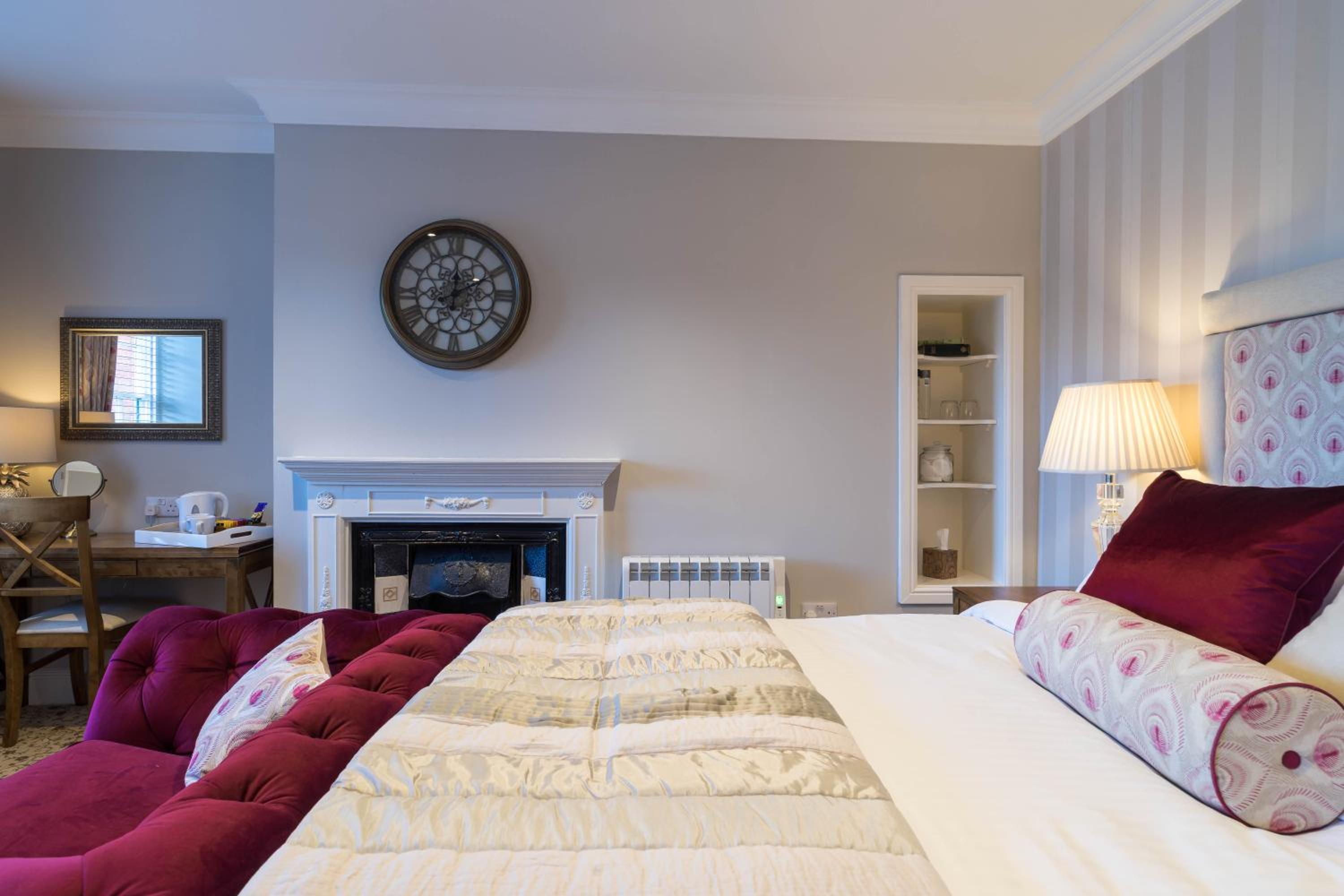 Deluxe King Room - Photo 1