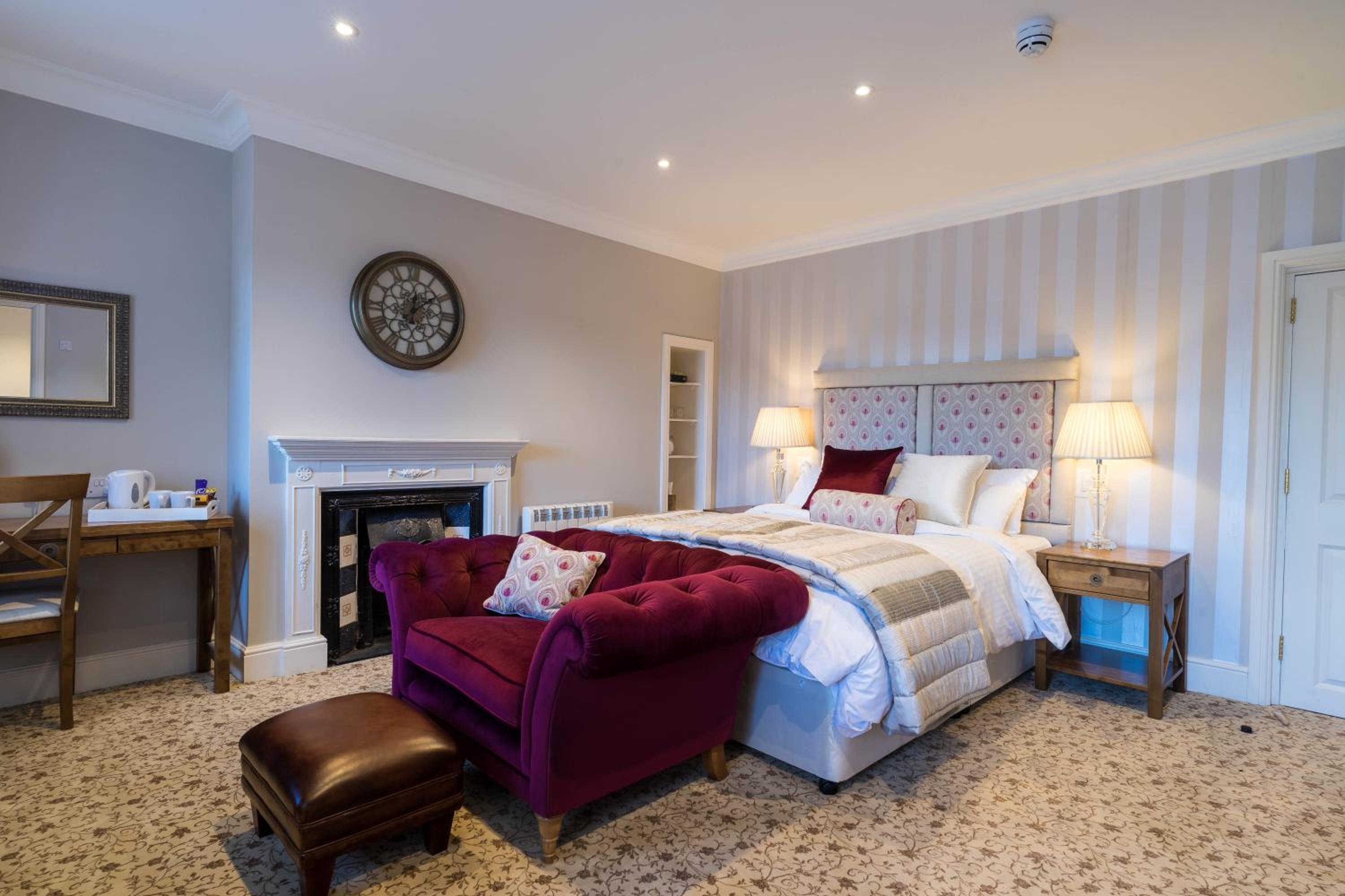 Deluxe King Room - Photo 3