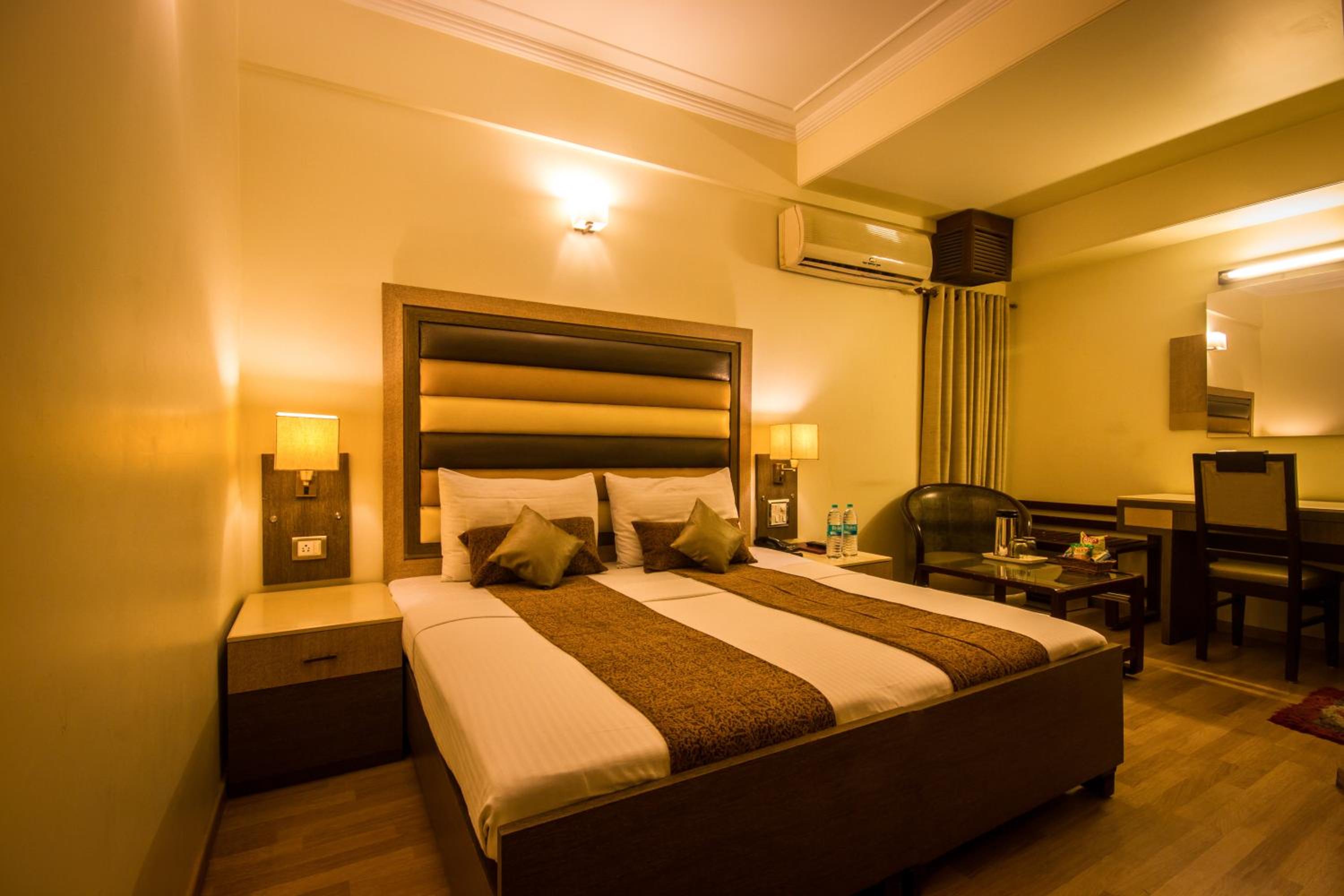 Small Double Room photo 1