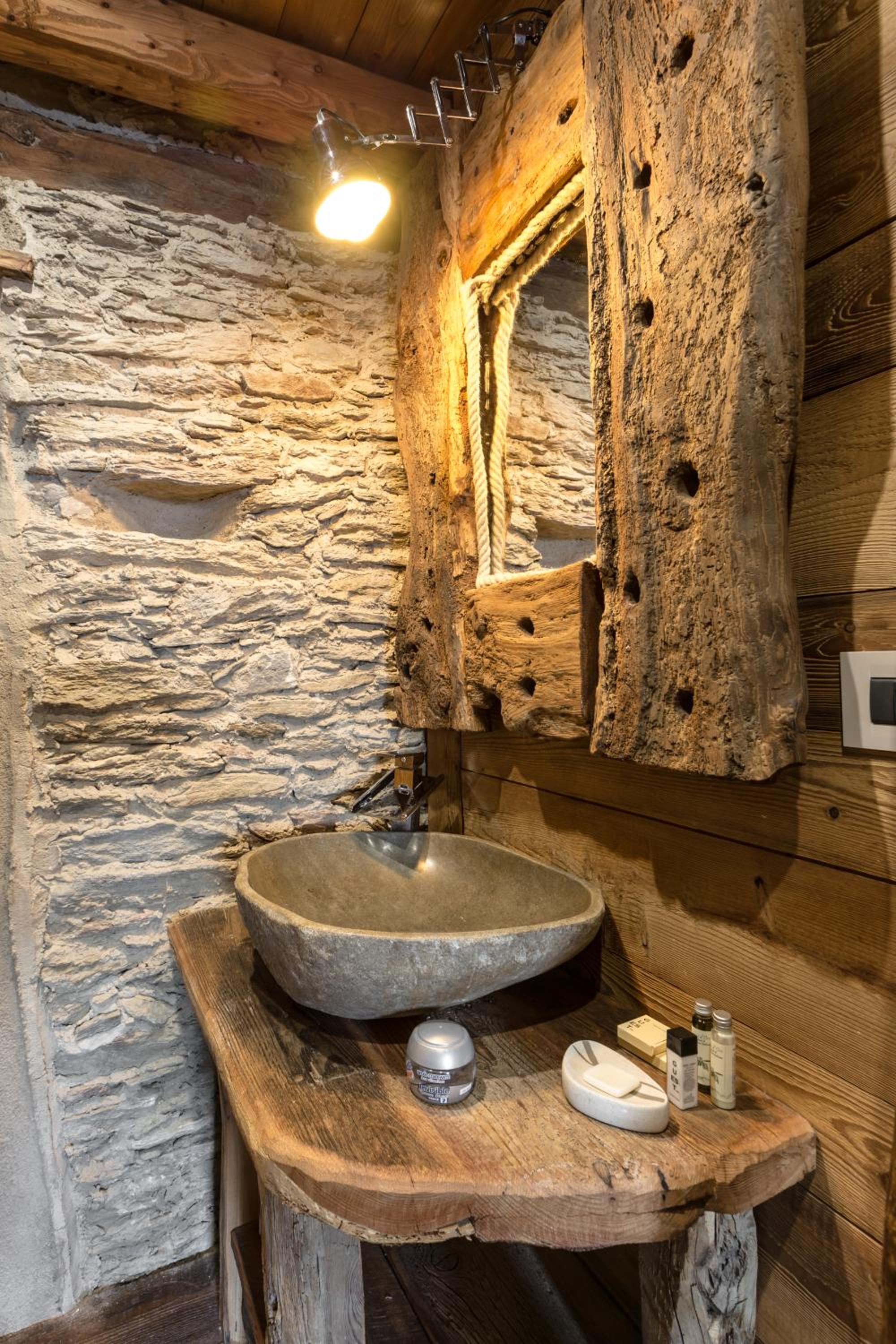 Deluxe Double Room With Mountain View photo 2