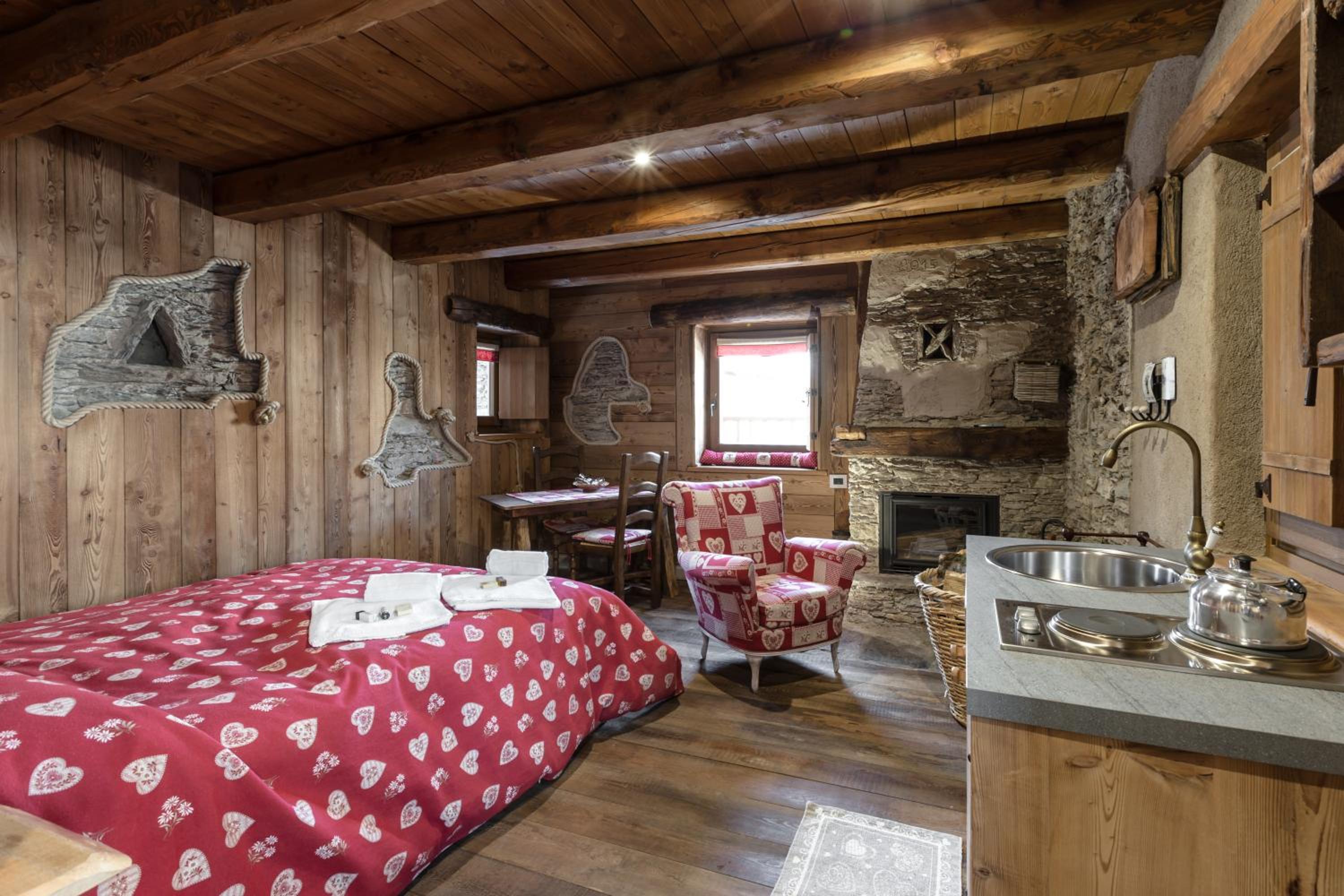 Deluxe Double Room With Mountain View photo 1