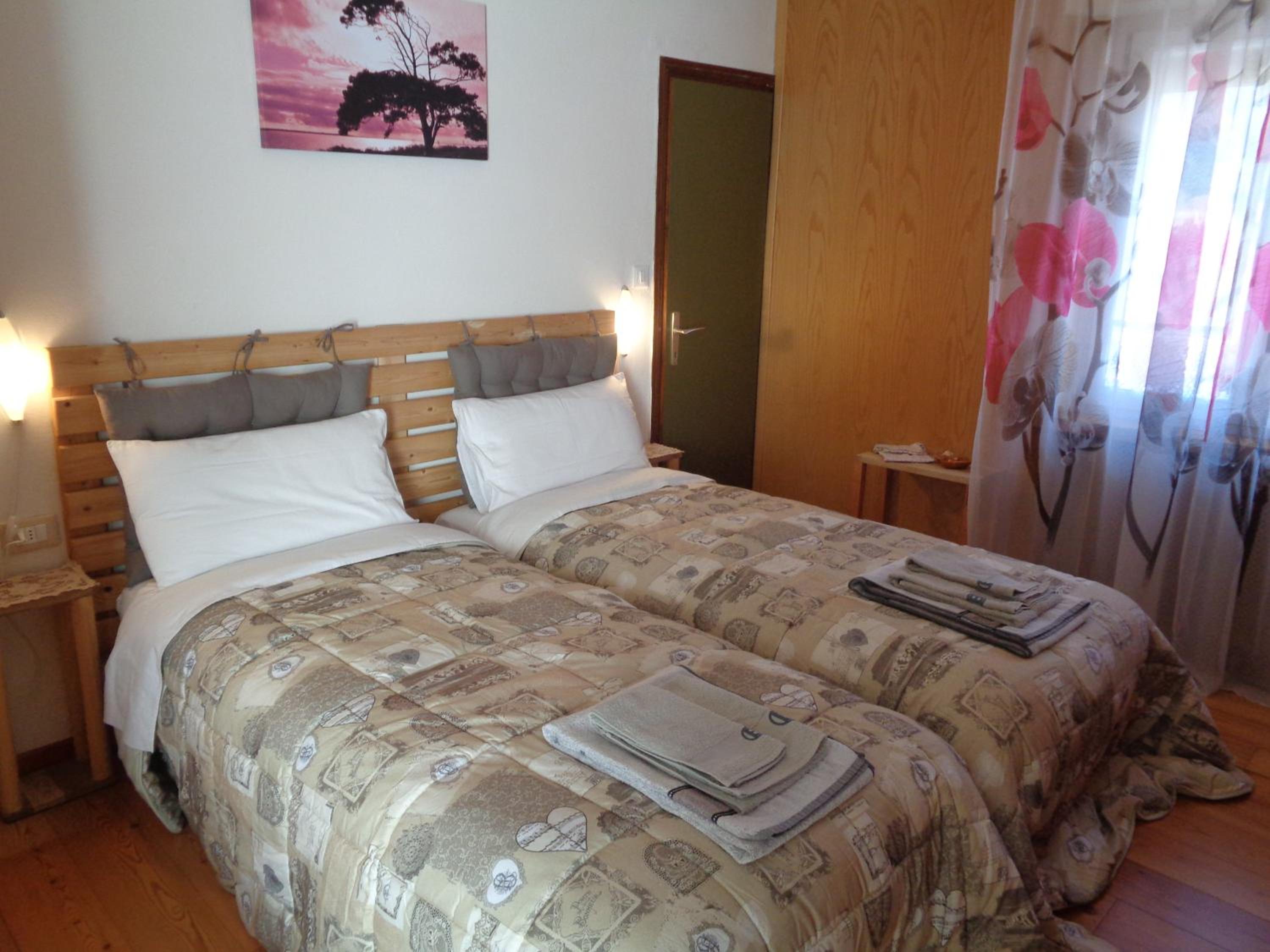 Double or Twin Room with Private Bathroom photo 1