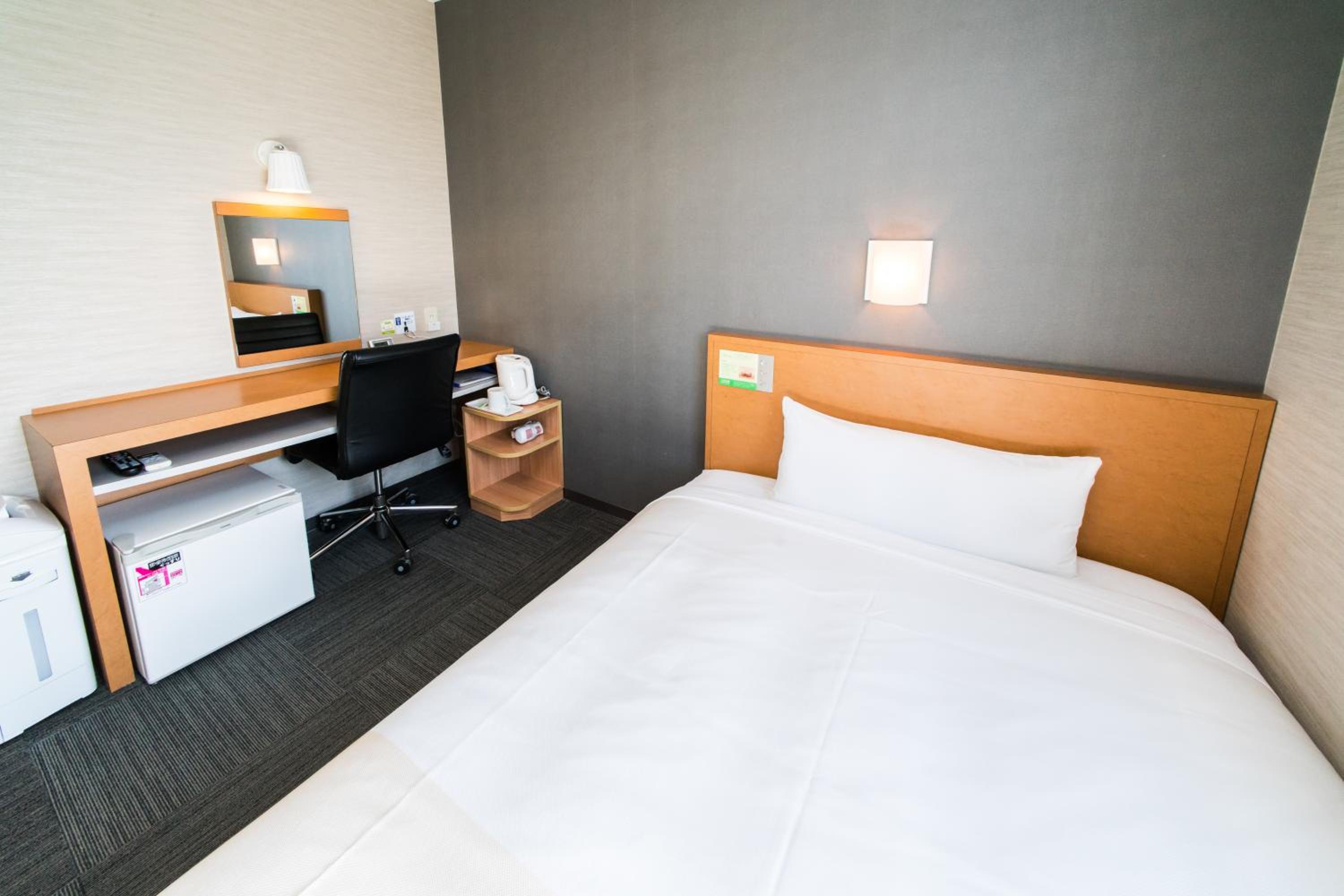 Double Room - Non-Smoking - Photo 8