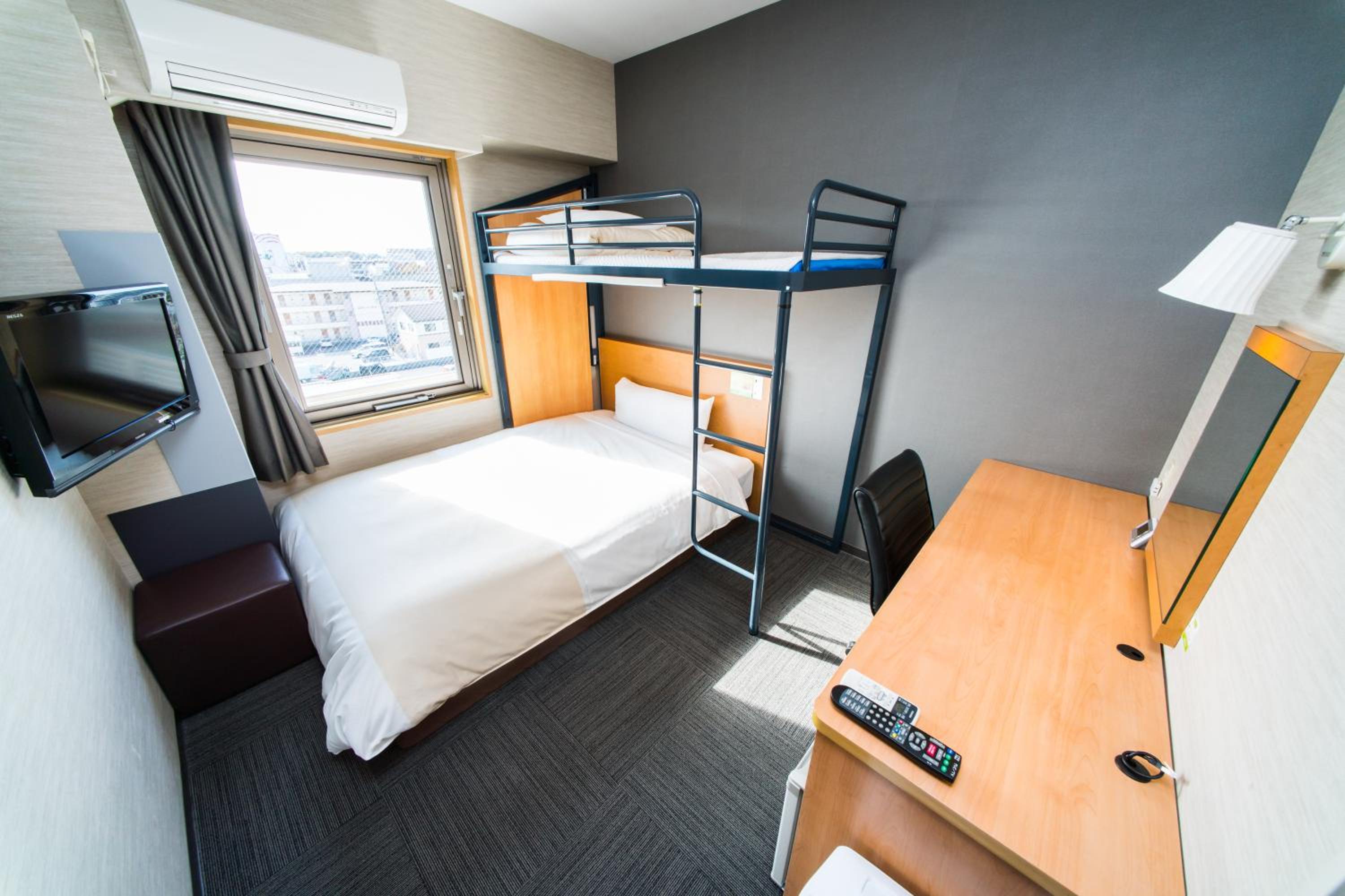 Room with Double Bed and Bunk Bed - Non-Smoking - Photo 5