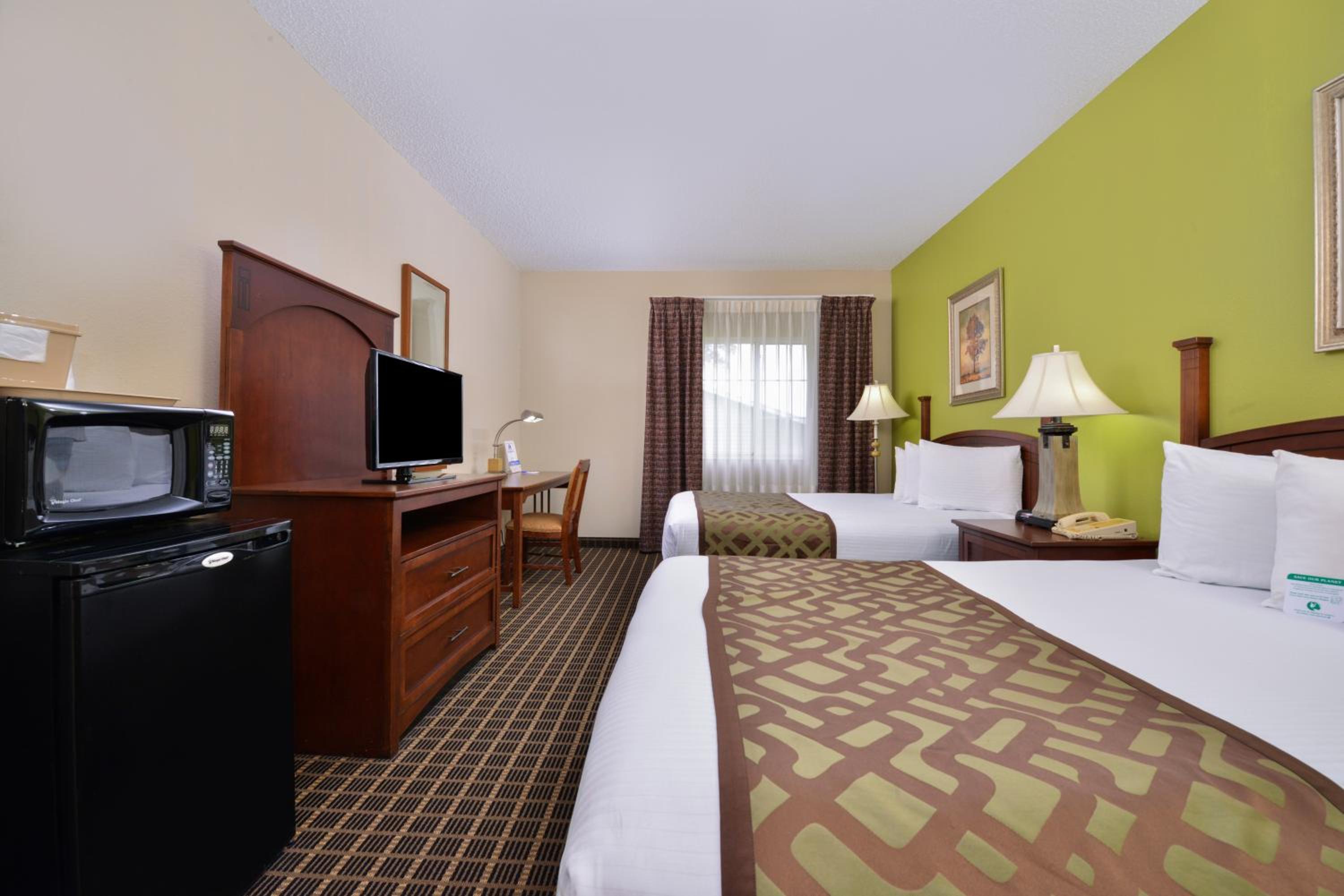 Double Room with Two Double Beds - Non-Smoking photo 3