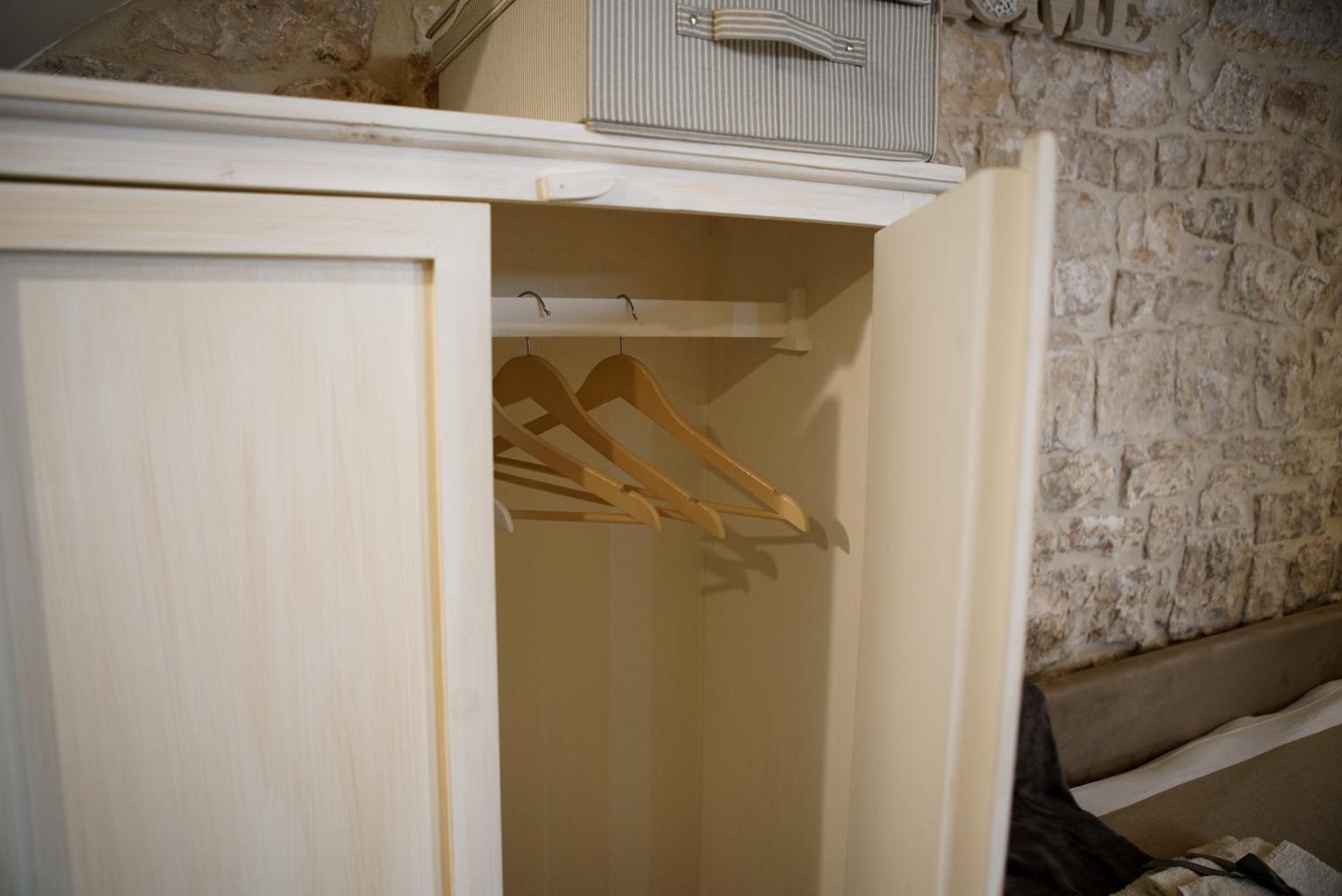 One-Bedroom House - Photo 16