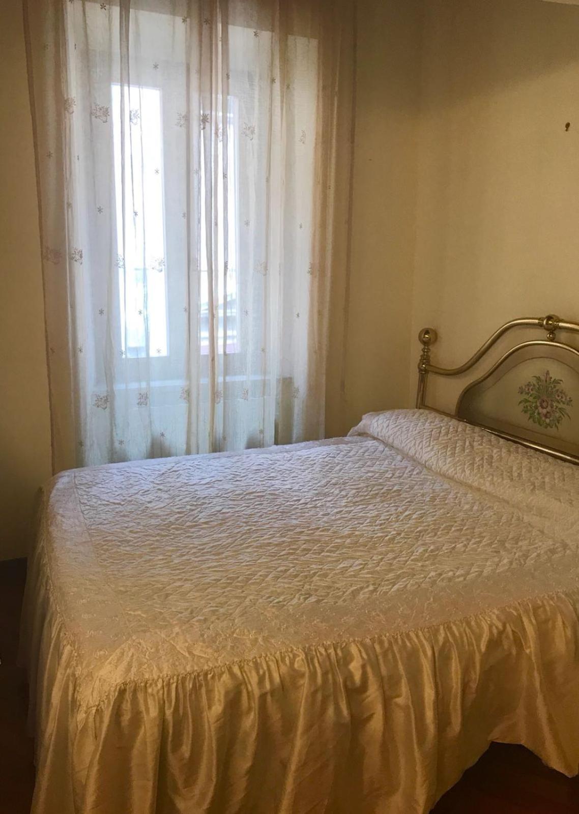 Double Room with Private External Bathroom - Photo 3