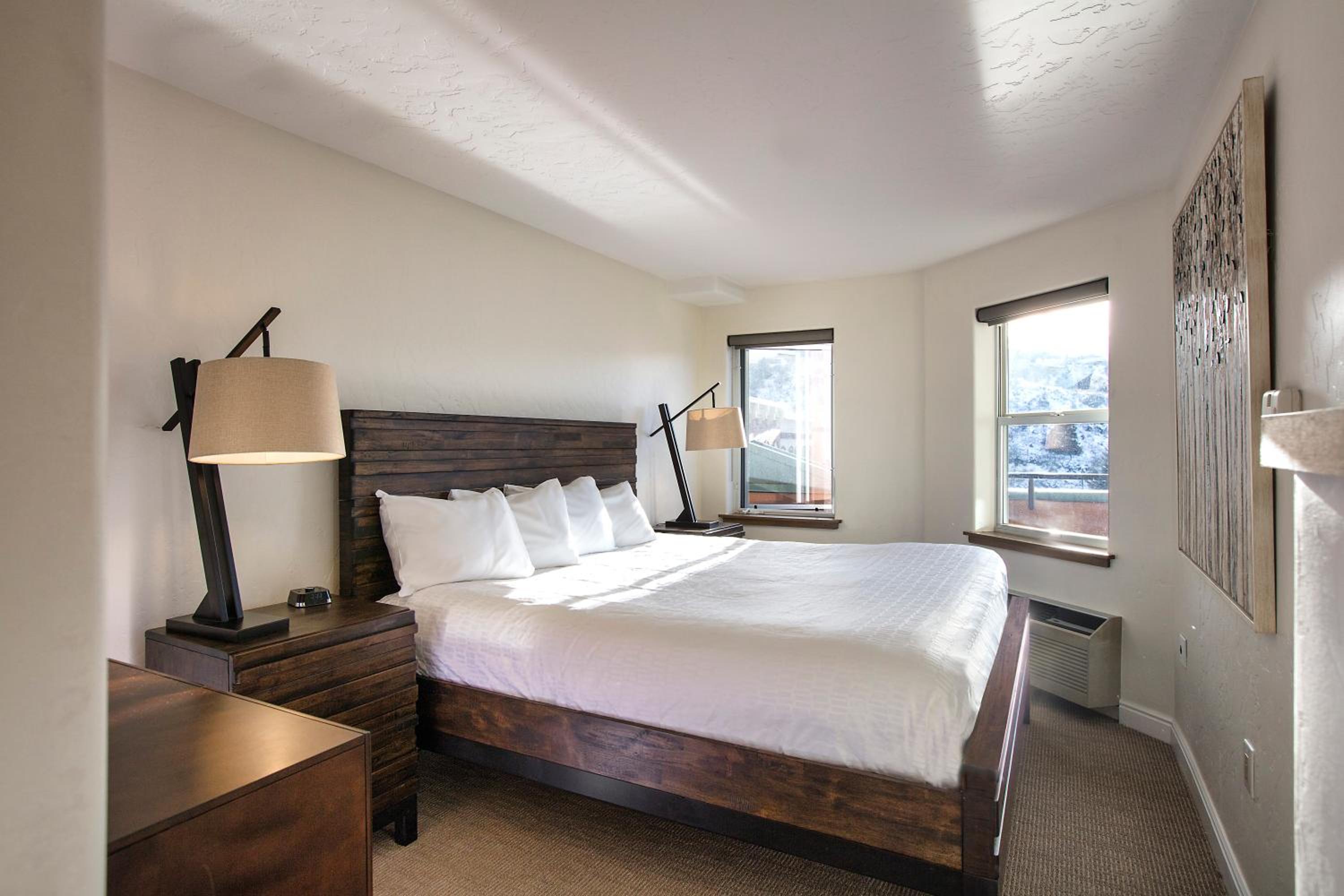 Suite with River View - Non-Smoking photo 3