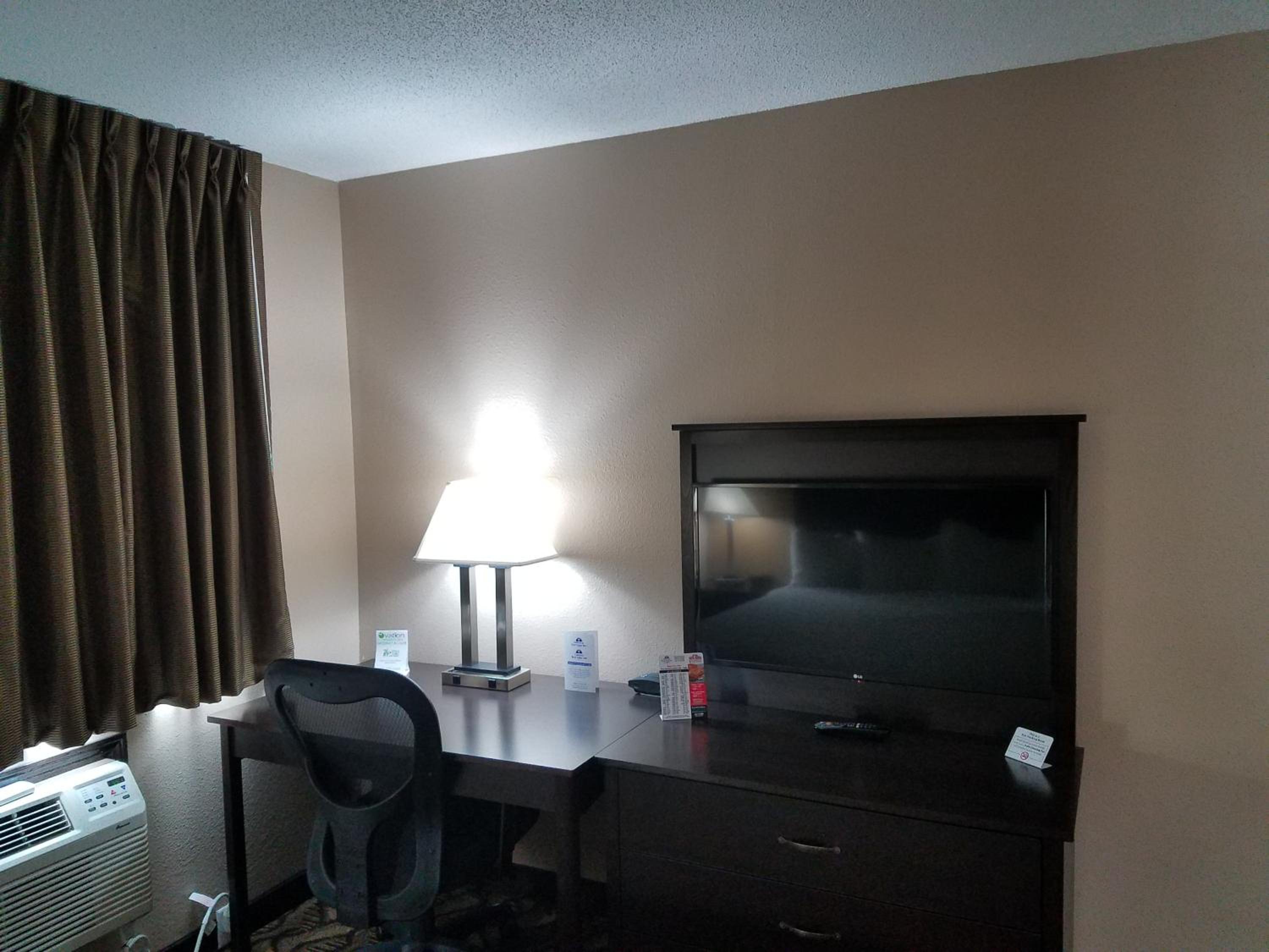 One King Bed Kitchenette Suite Non-Smoking photo 1