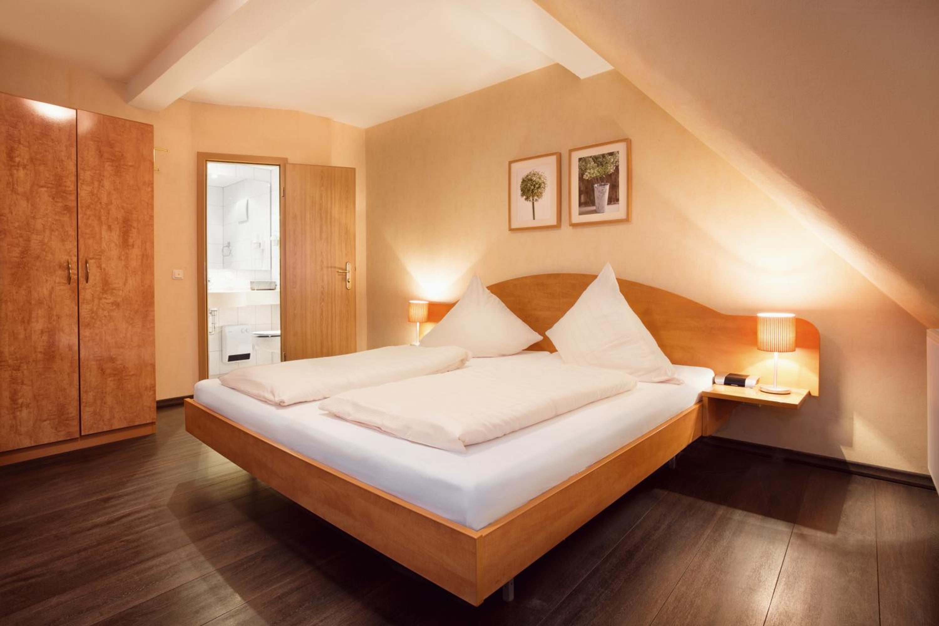Double Room - Photo 4