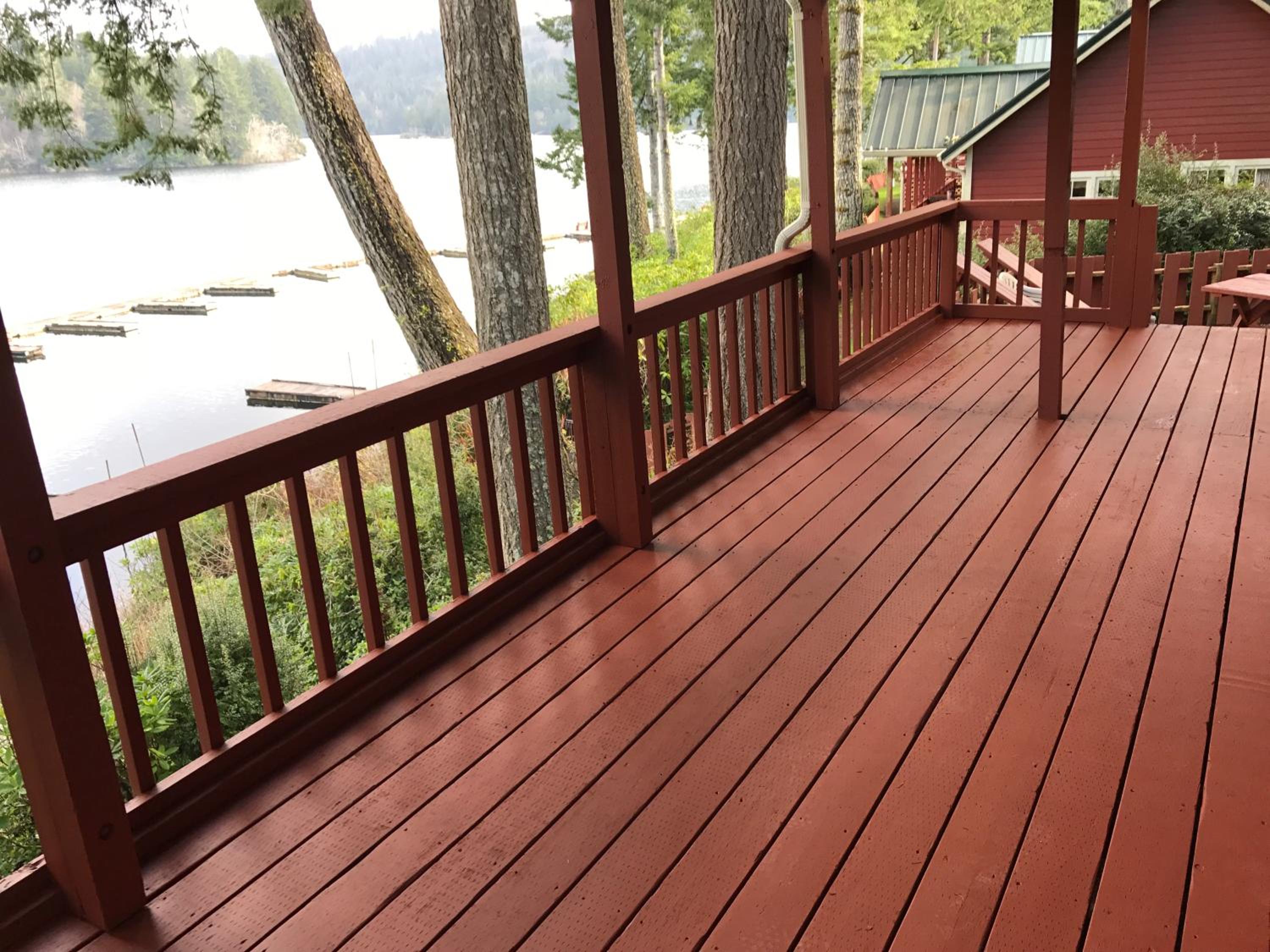 Lake Front 2 bedroom Cabin with Bath photo 3