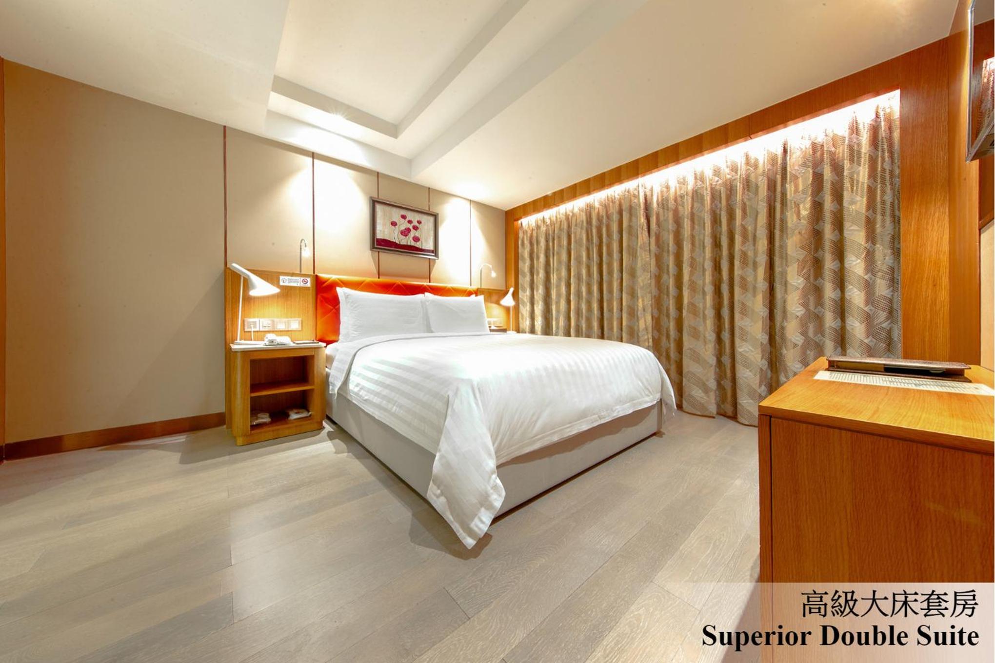 Large Double Room - Photo 2