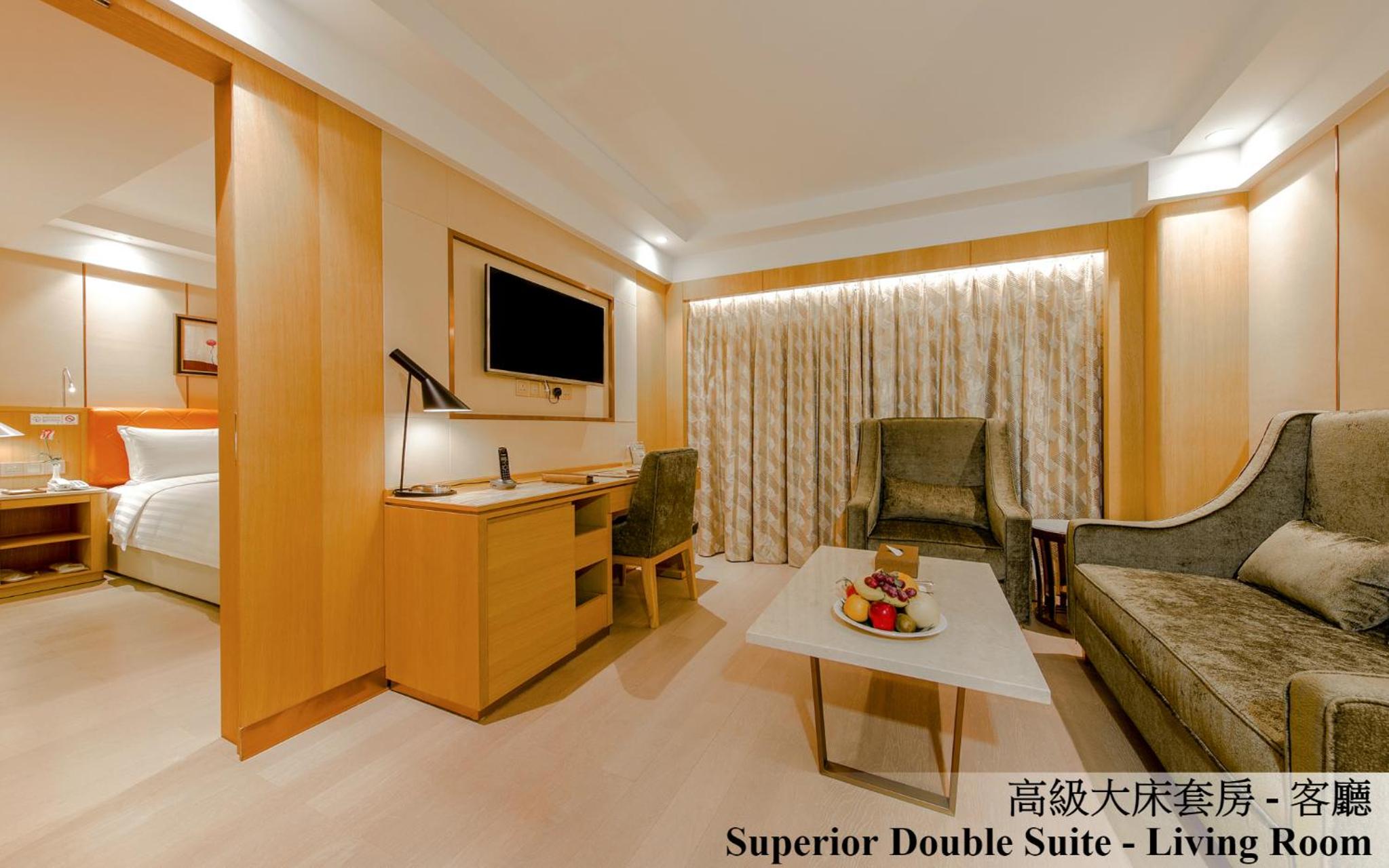 Large Double Room - Photo 3