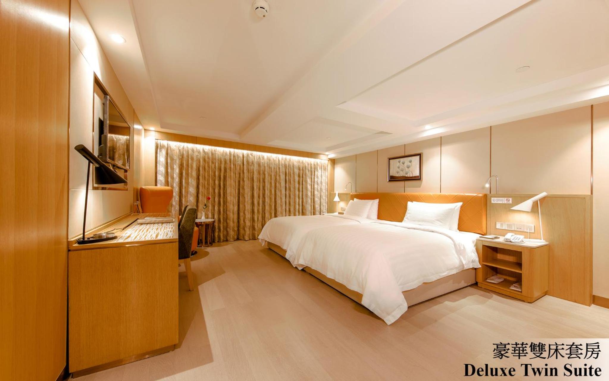 Large Twin Room photo 1