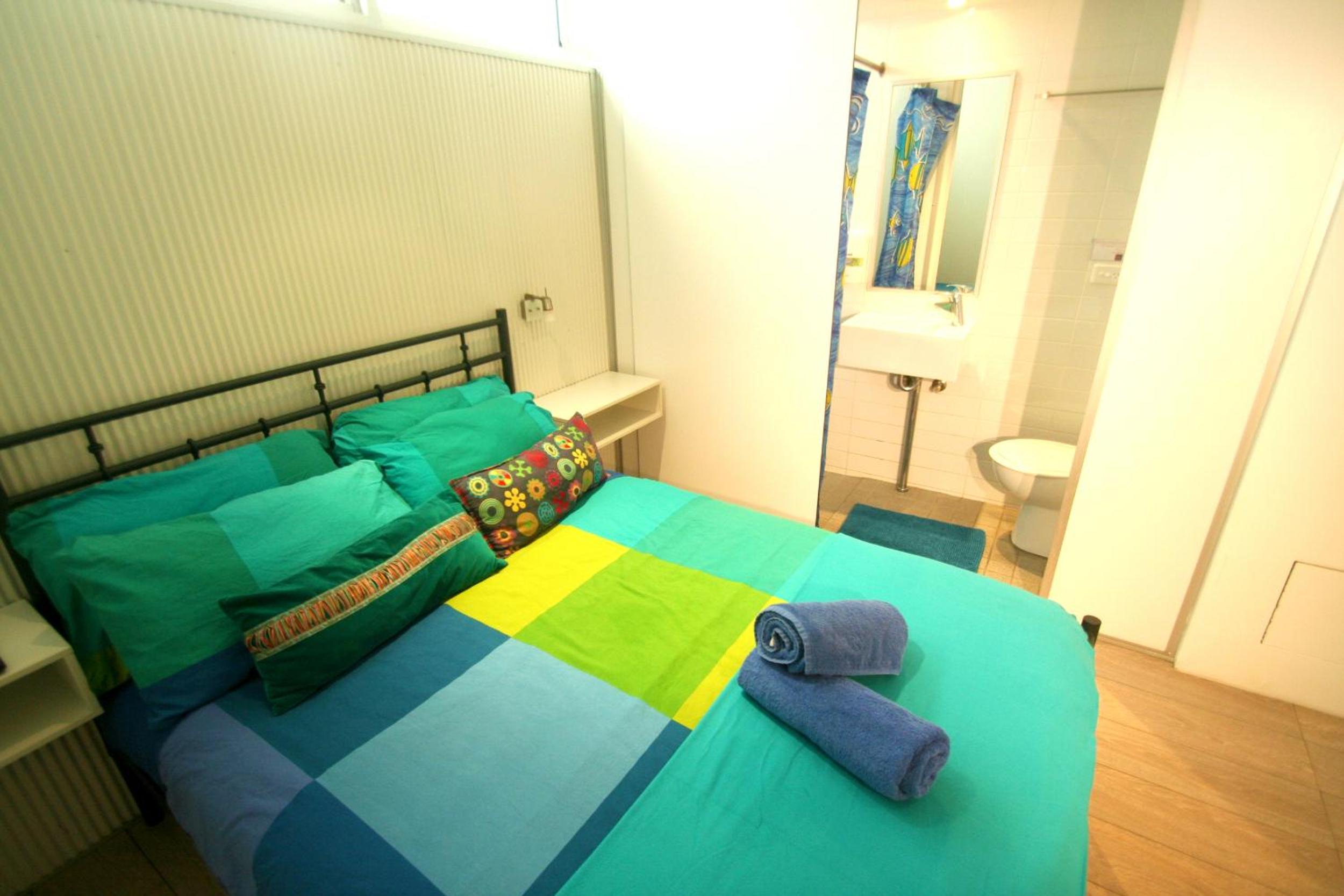 Single Room with Private Bathroom photo 3