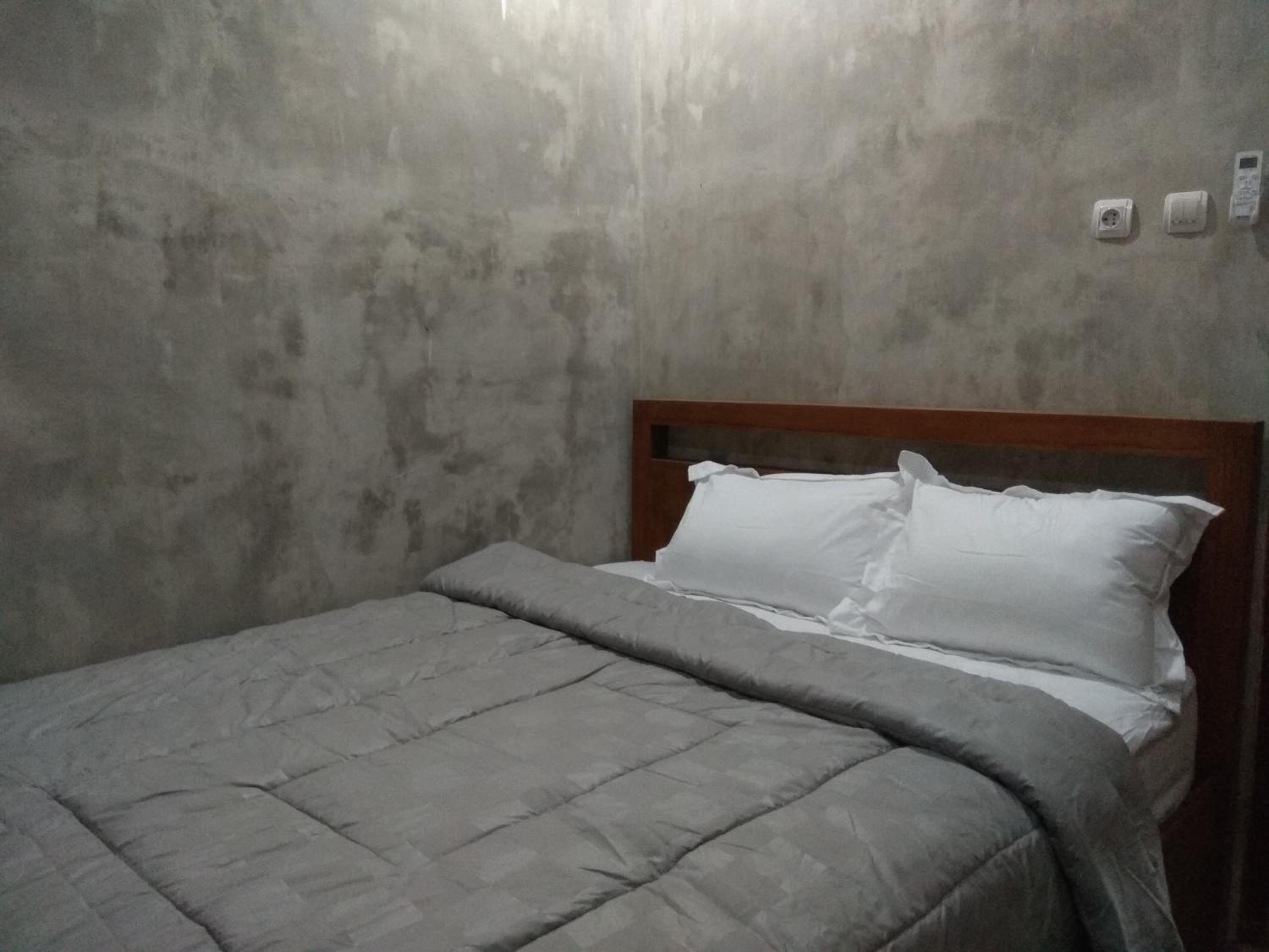Budget Double Room photo 2