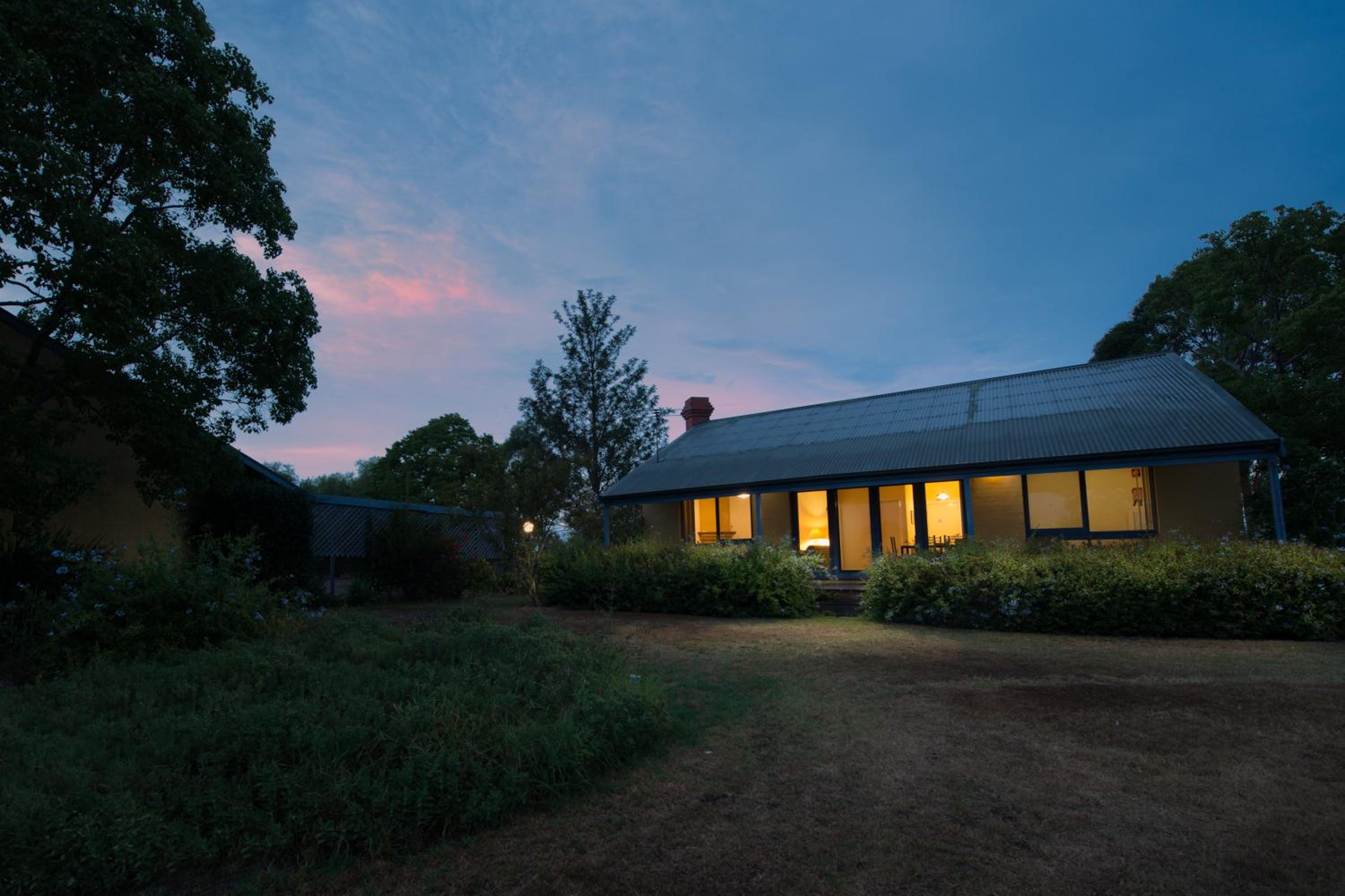 Merton Two-Bedroom Cottage photo 3
