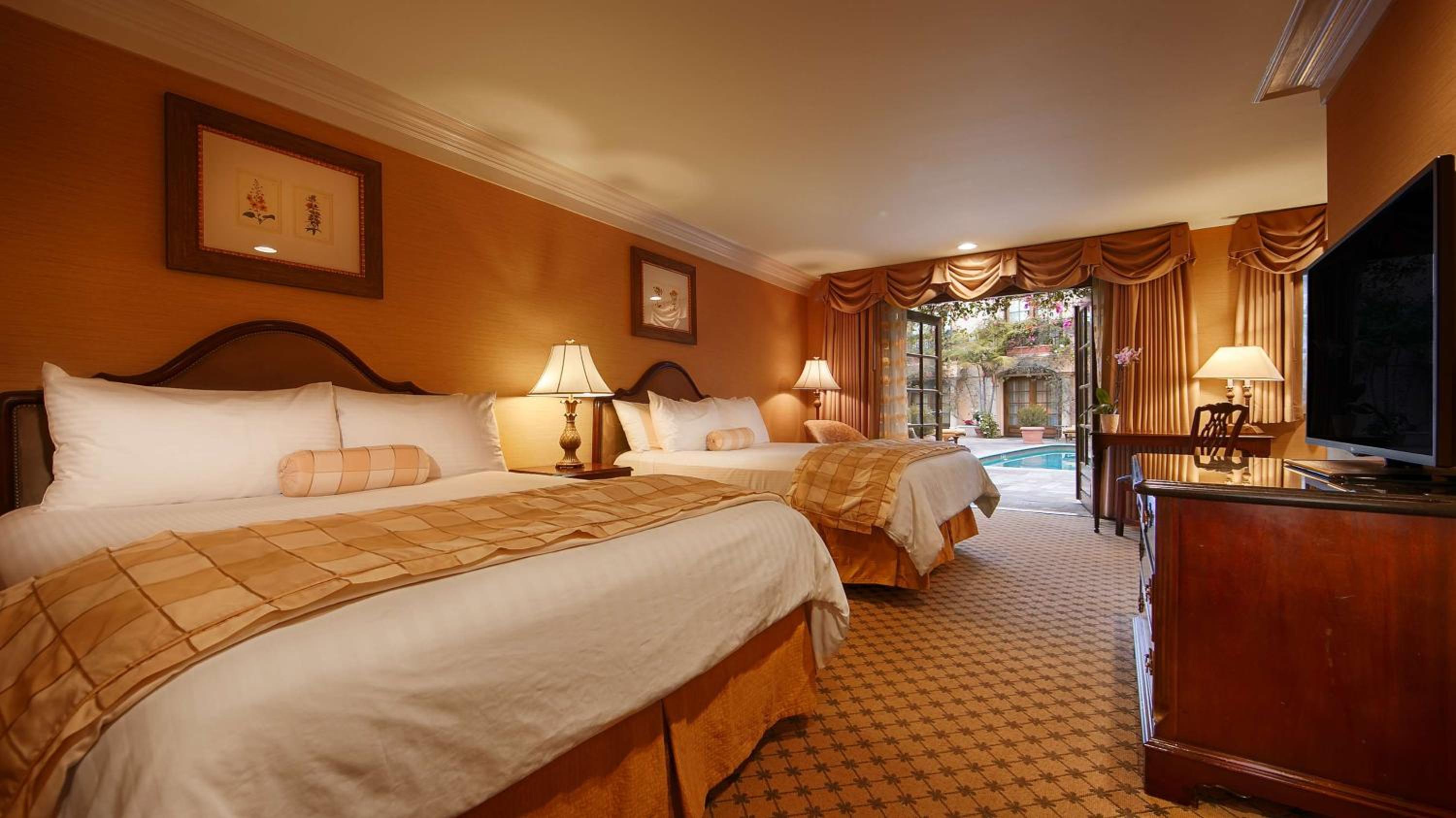 Queen Room with Two Queen Beds - Non-Smoking