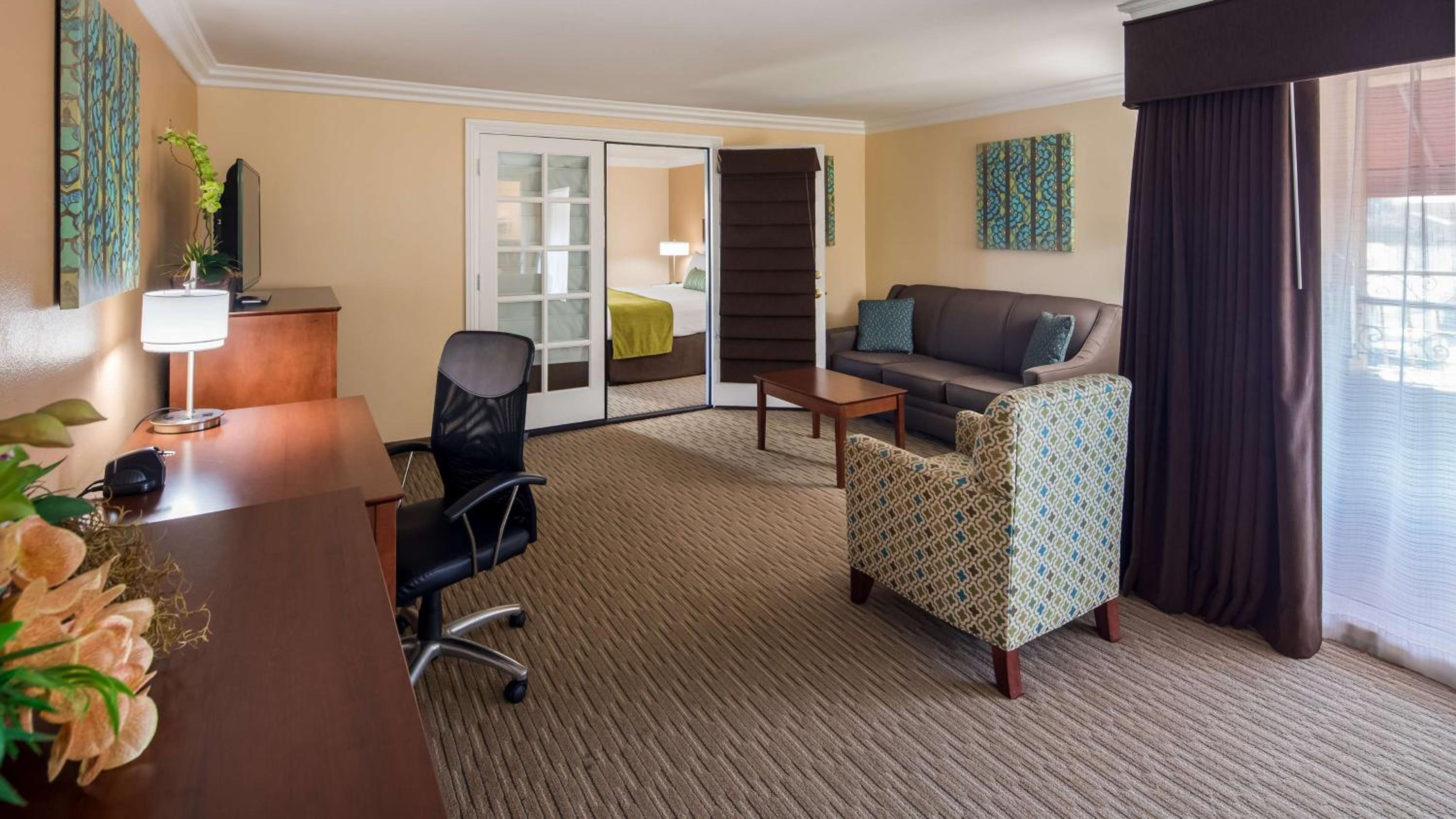 One-Bedroom King Suite - Photo 1