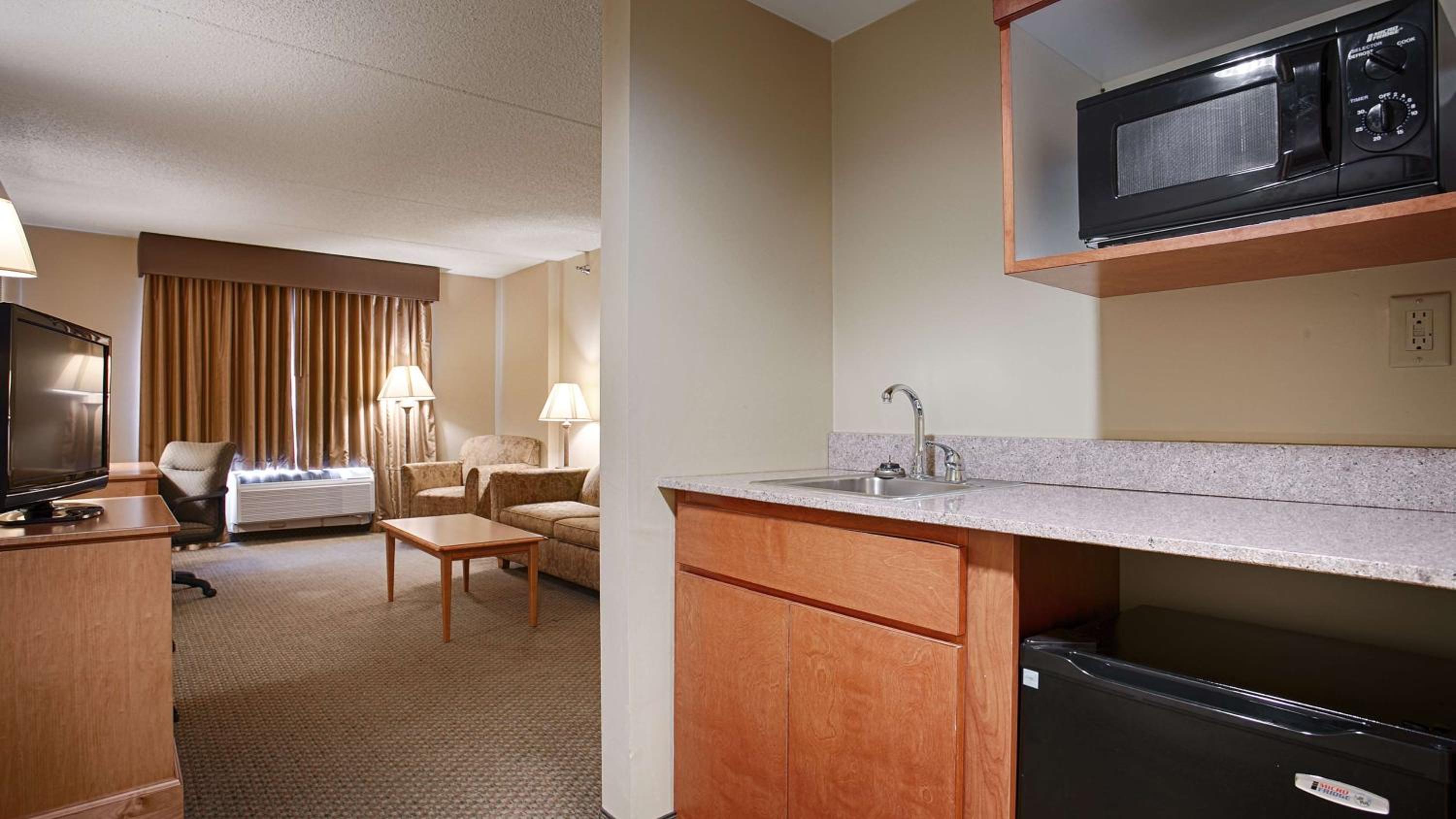 King Studio Suite - Non-Smoking - Photo 5