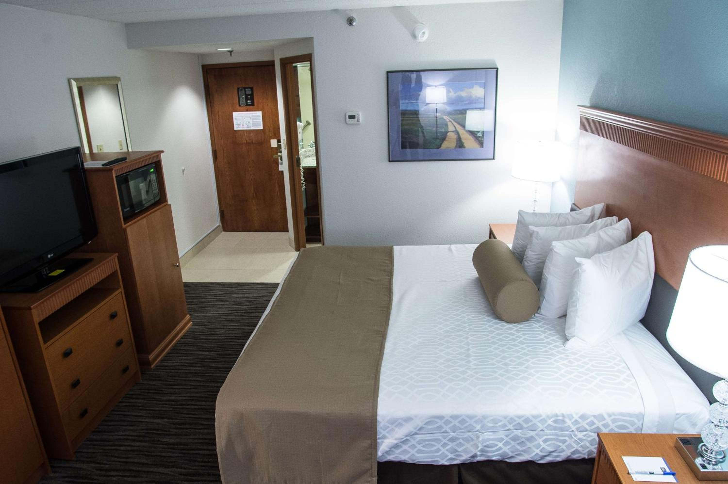 Deluxe King Room - Photo 11