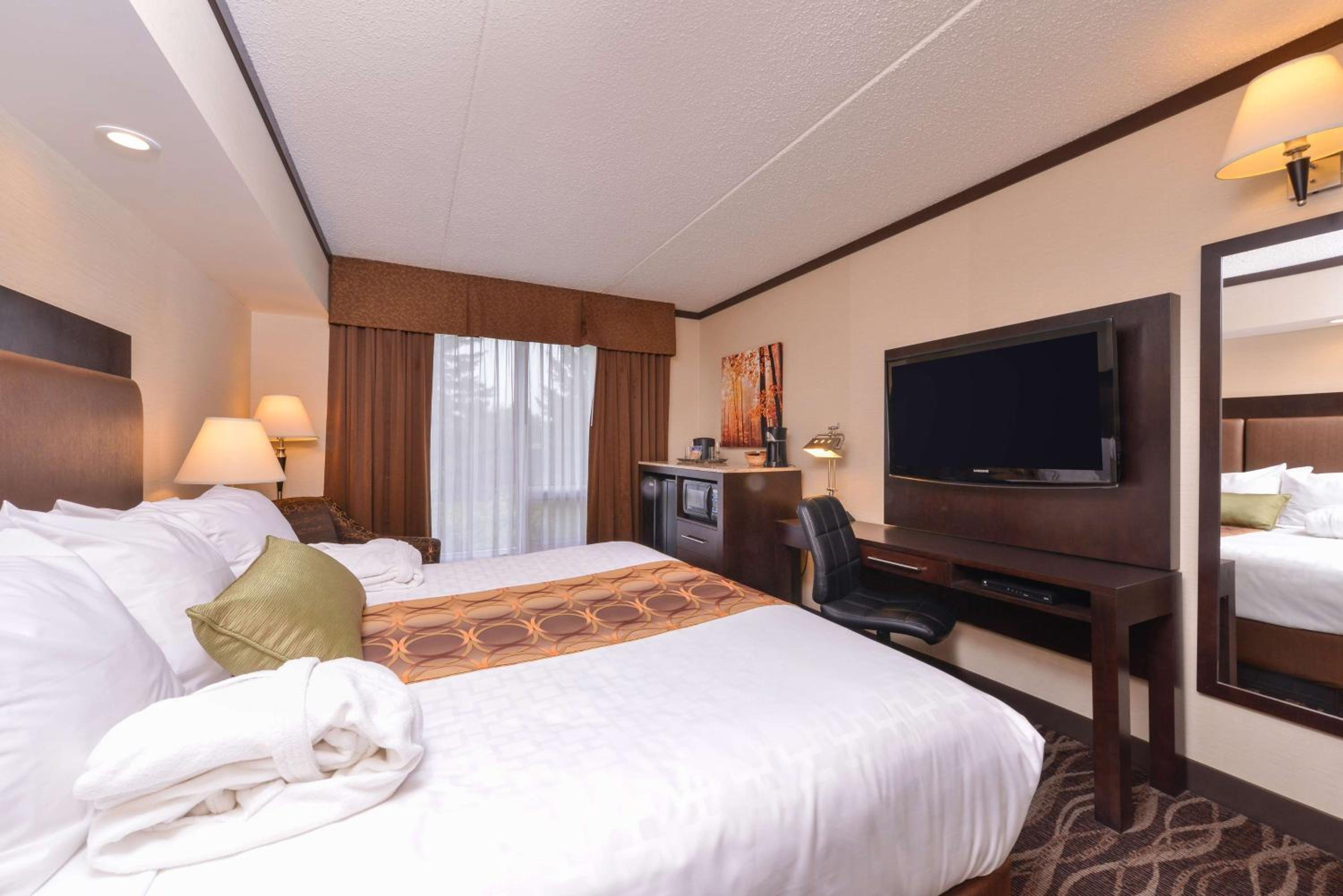 Queen Room - Non-Smoking photo 2