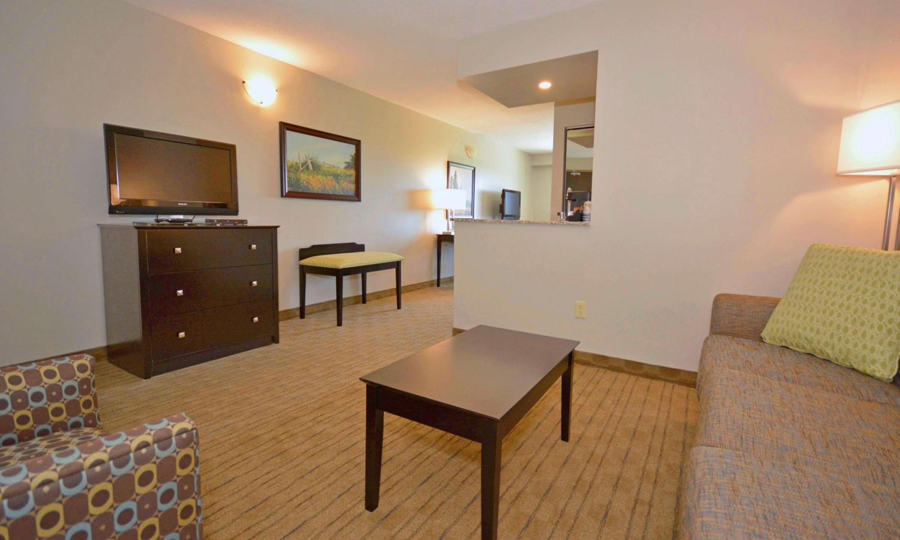 Queen Mini Suite with Sofa Bed - Non-Smoking - Photo 2