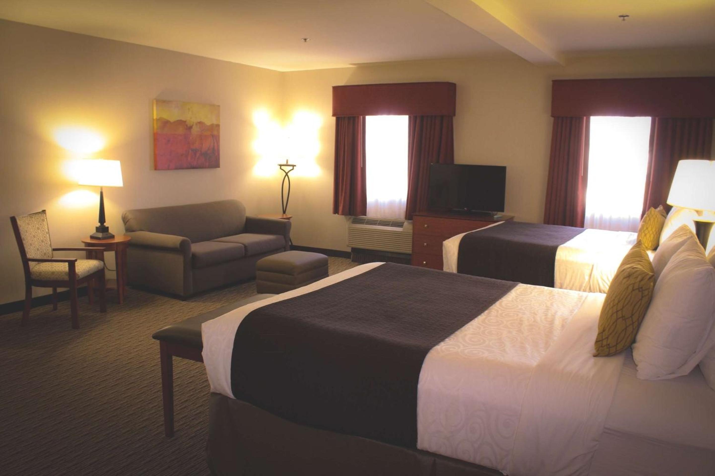 Deluxe Queen Room with two Queen Bed - Non Smoking - Photo 3