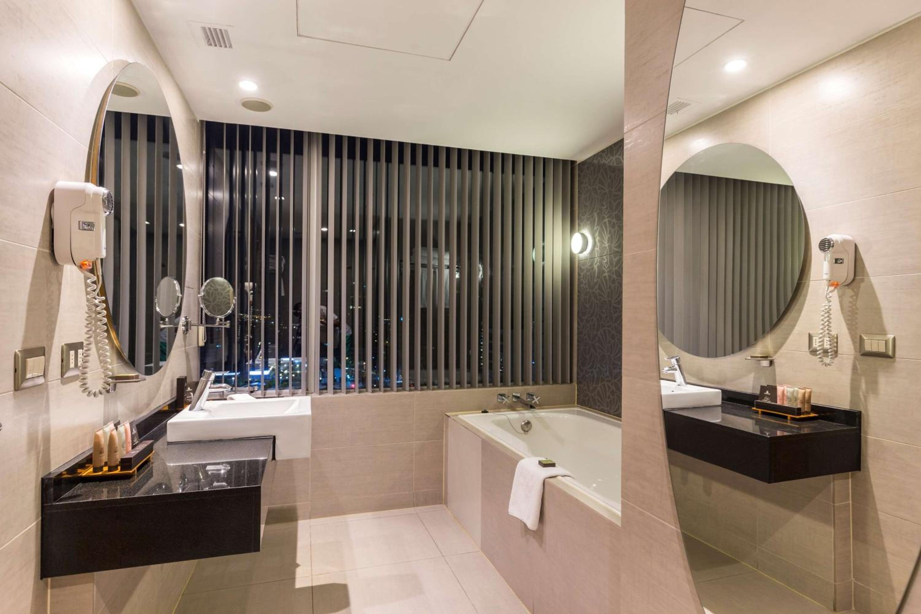 King Suite - Photo 4