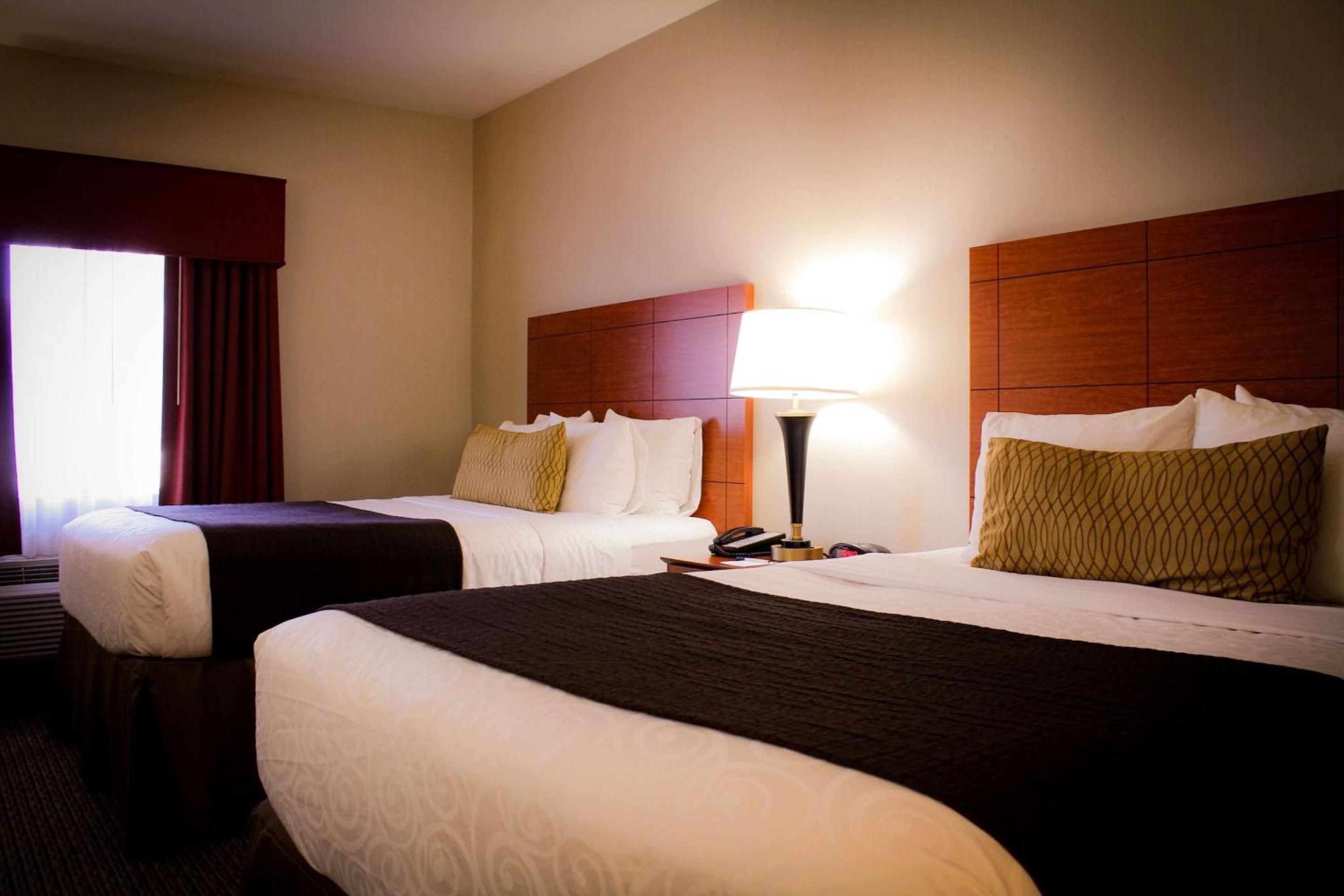 Queen Room with Two Queen Beds - Disability Access - Photo 5