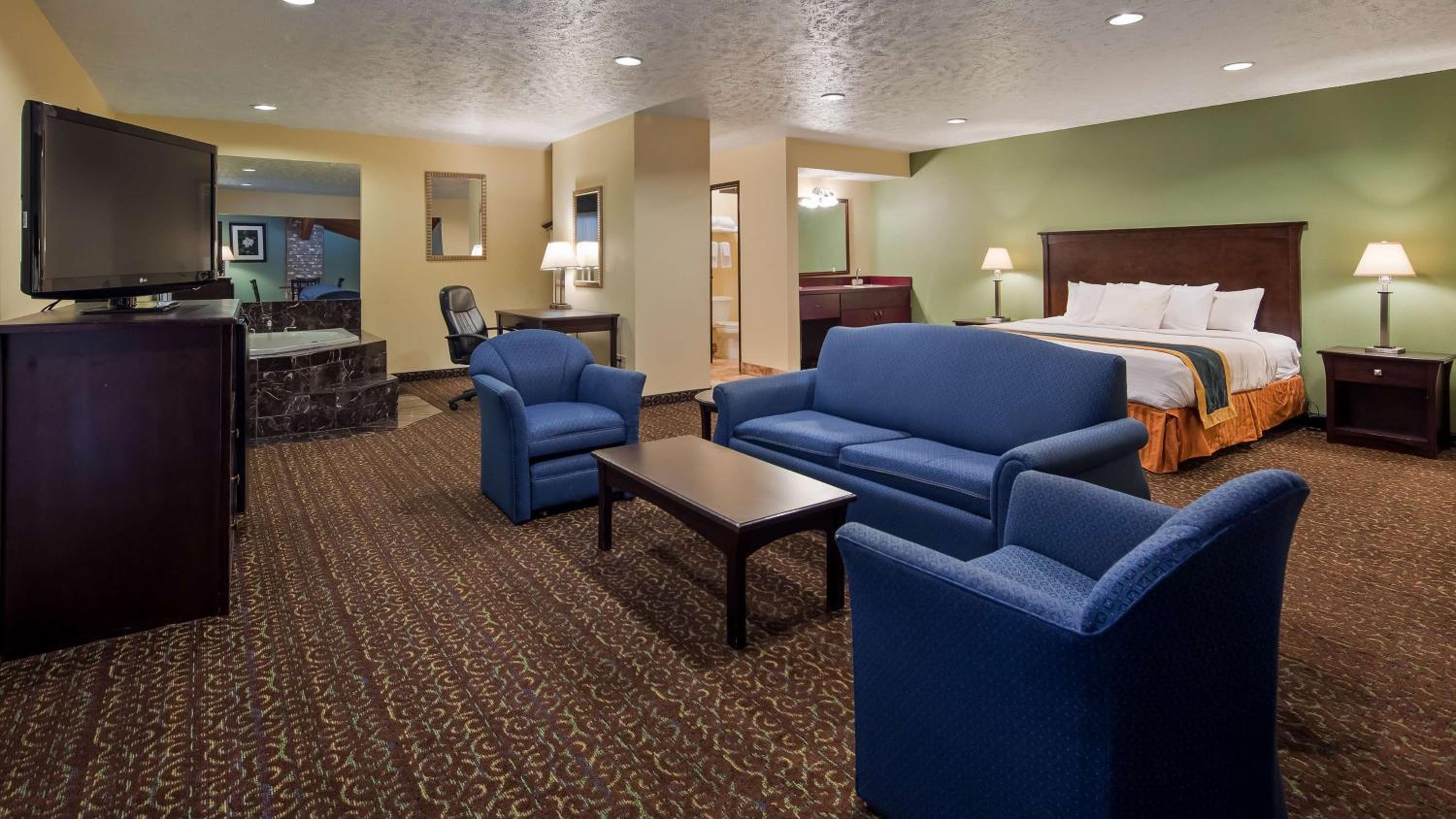 King Suite with Spa Bath - Non-Smoking - Photo 7