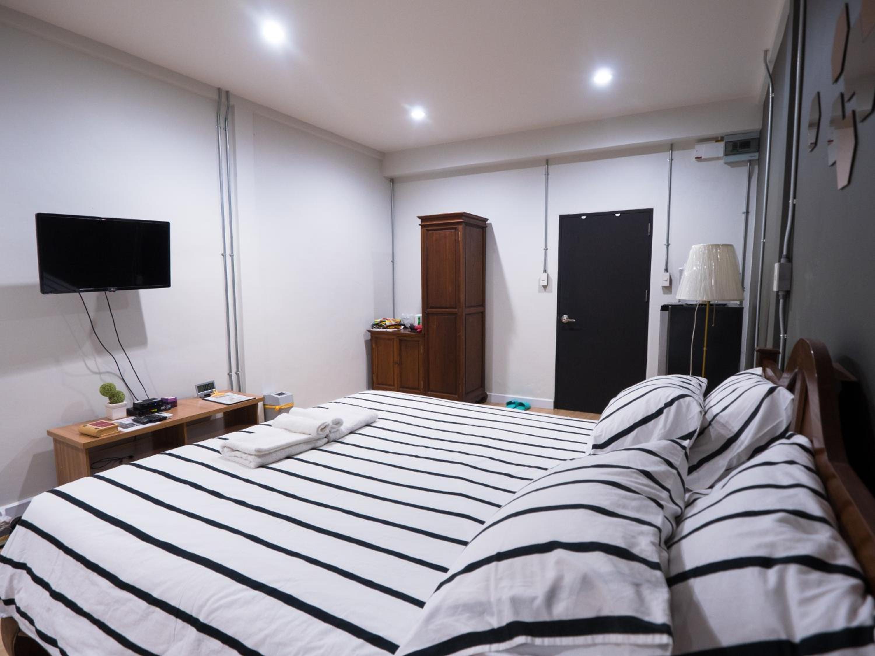 Studio Apartment photo 3