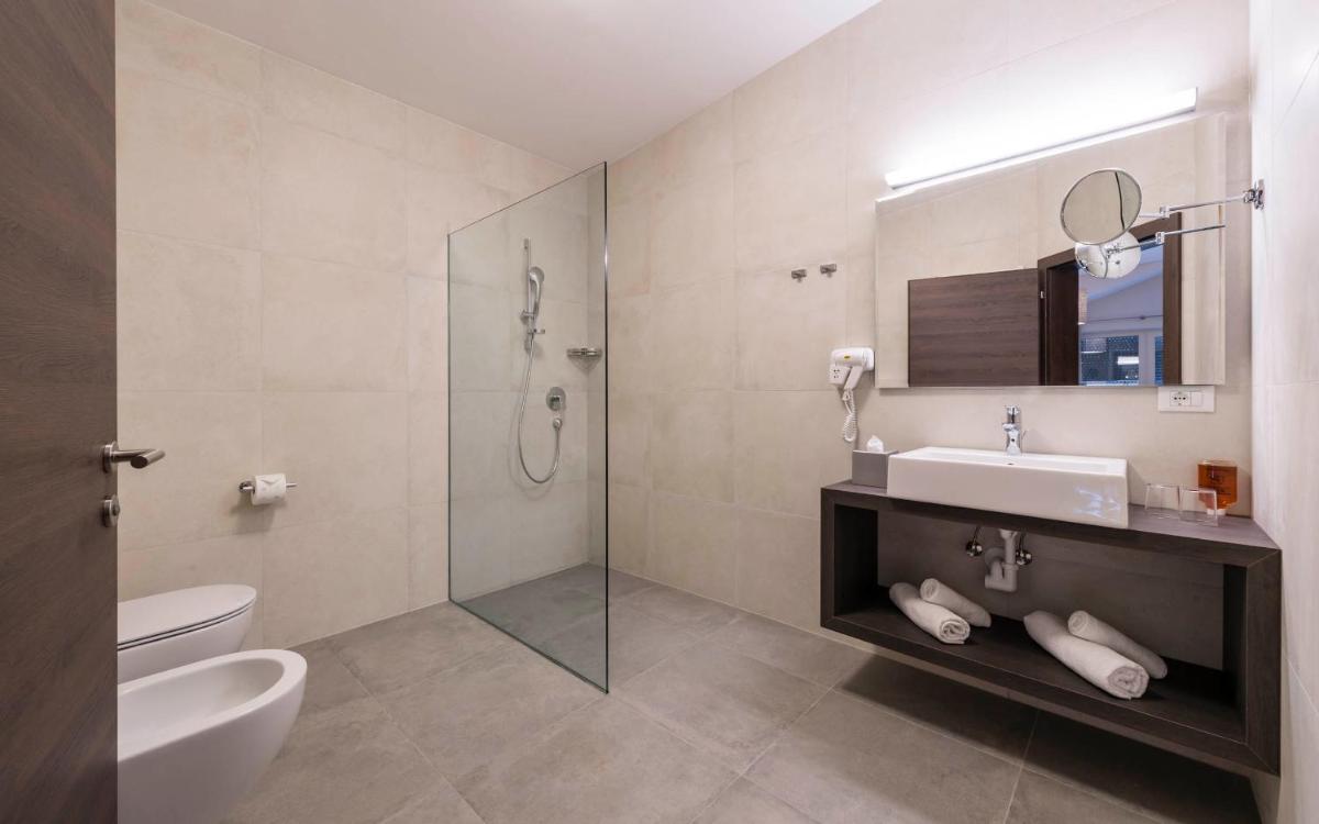 Deluxe Double Room - Photo 2