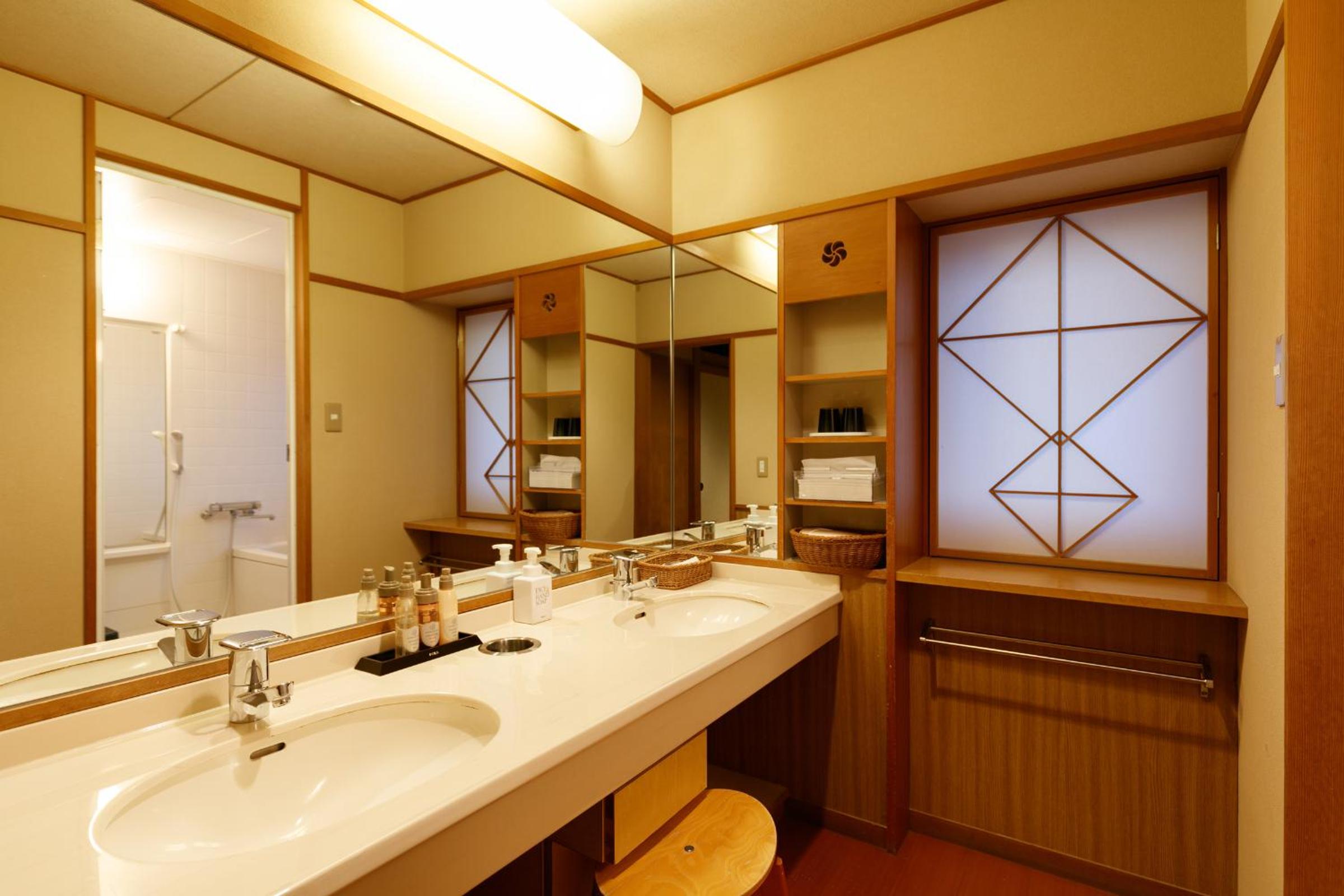 Japanese-Style Deluxe Room - Non-Smoking photo 2