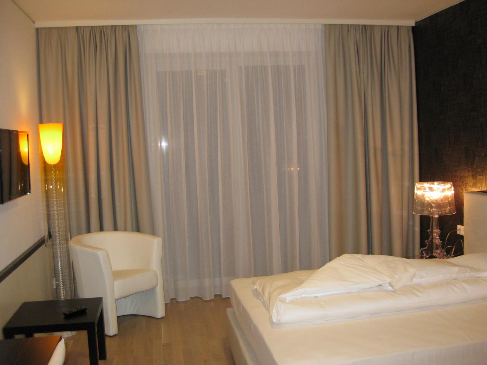 Premium Double or Twin Room with Balcony - Photo 3