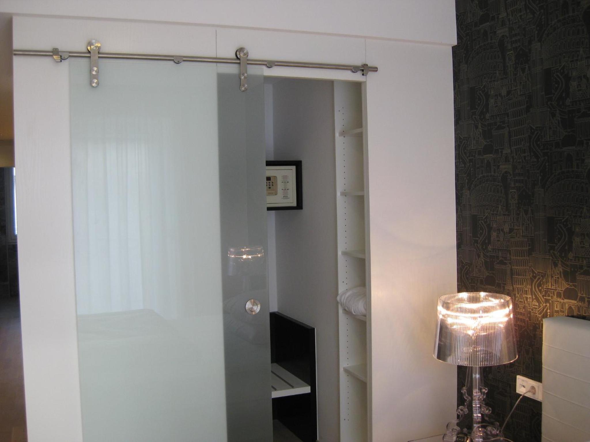 Suite - Photo 9