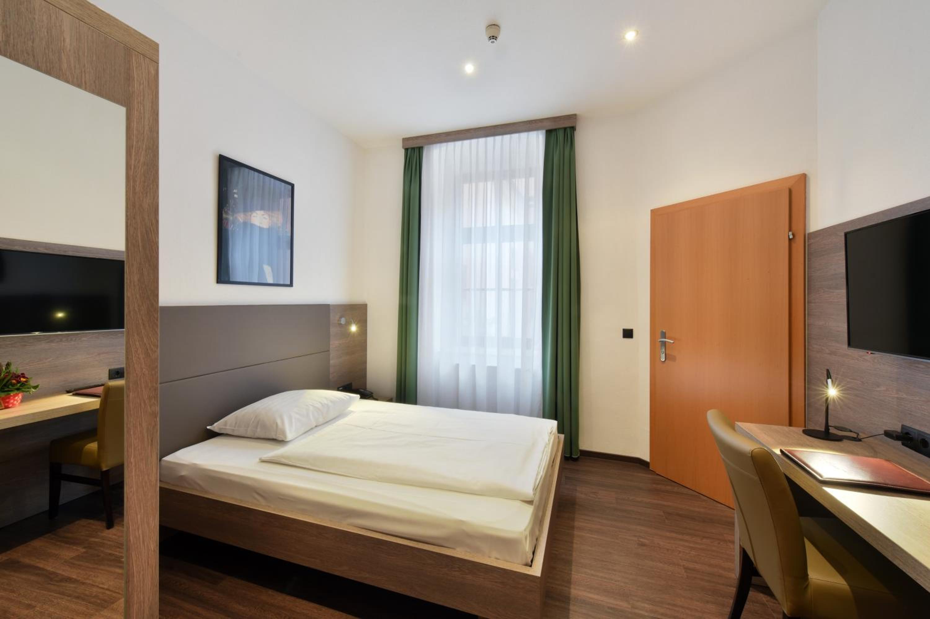 Business Single Room