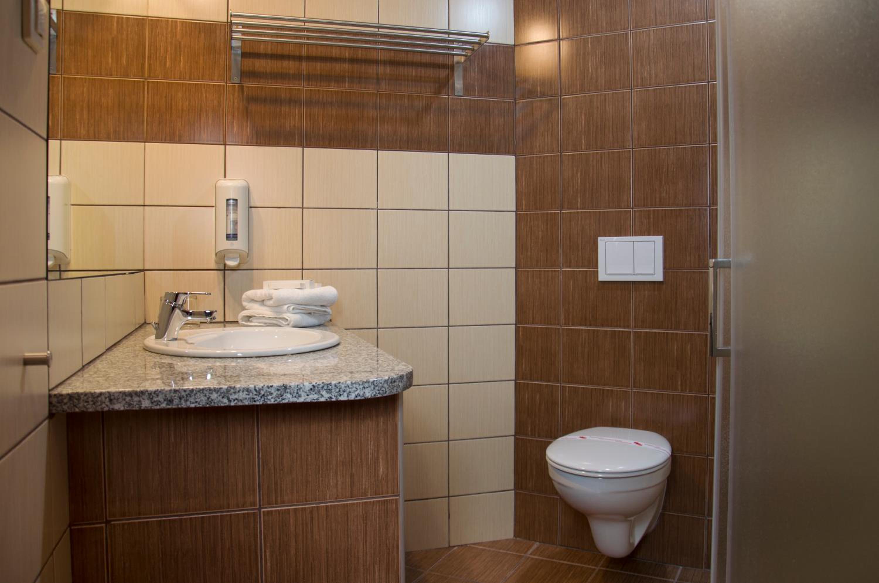 Double Room - Photo 7