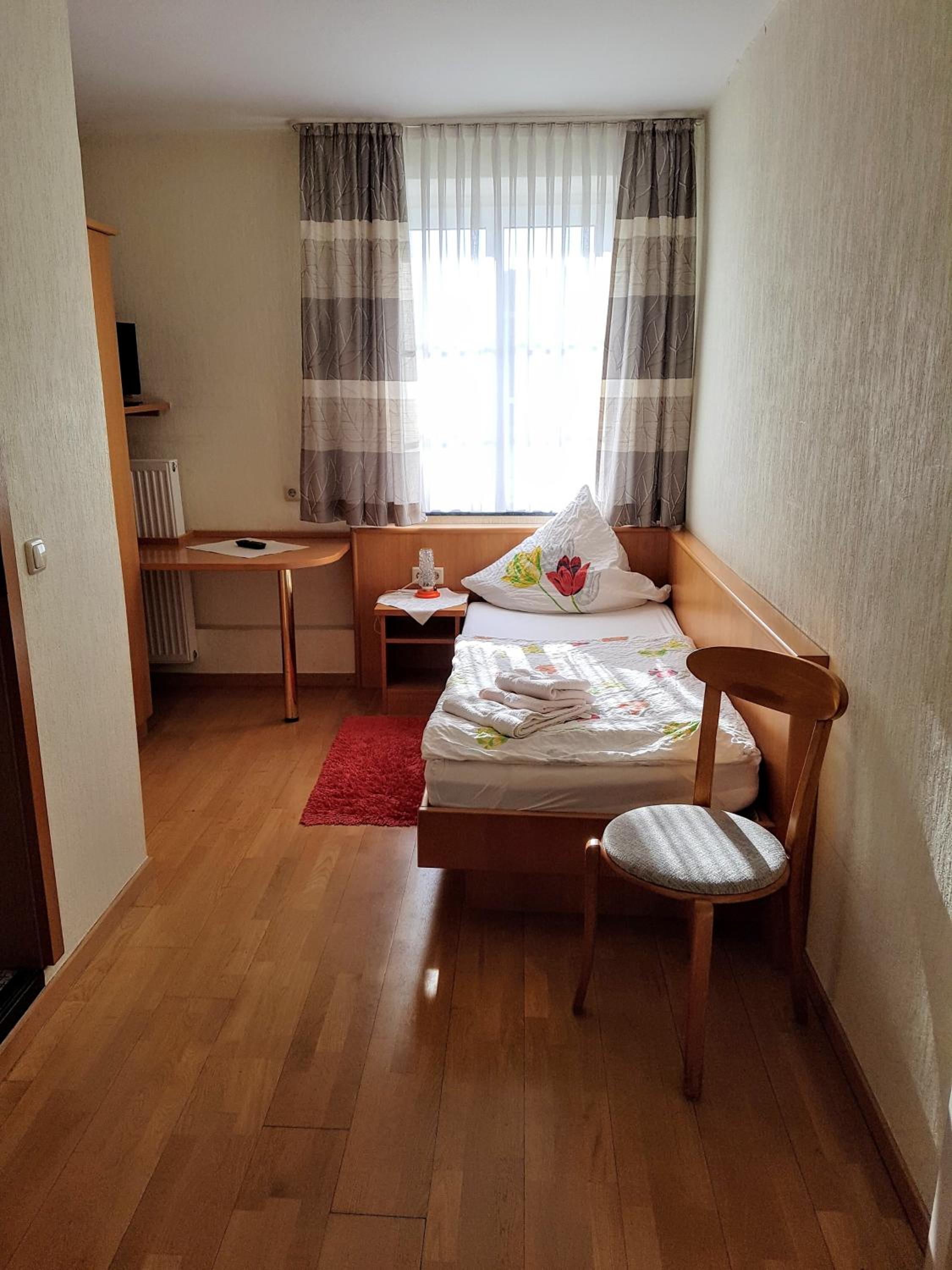 Single Room photo 2