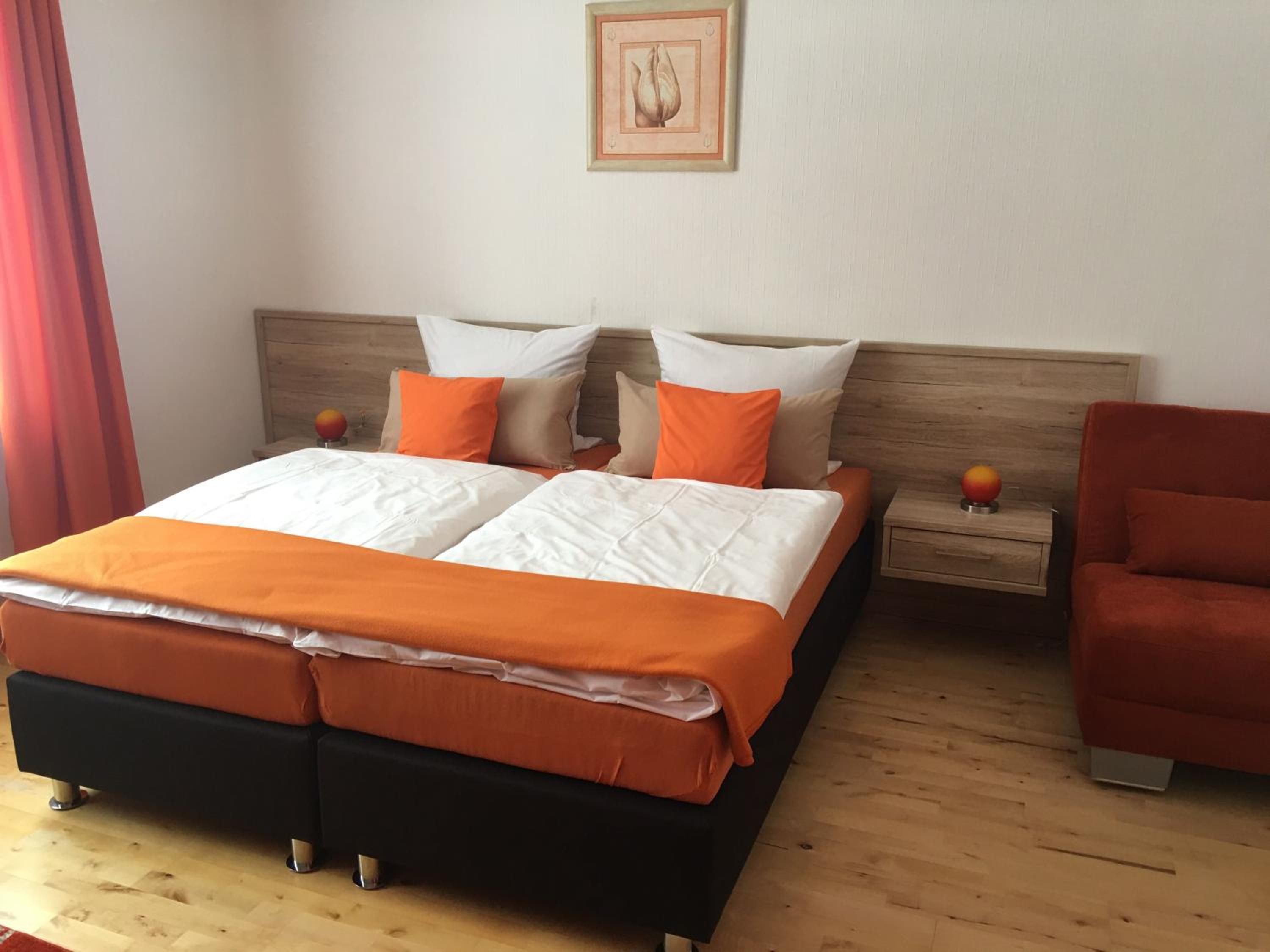 Deluxe Double or Twin Room - Photo 11