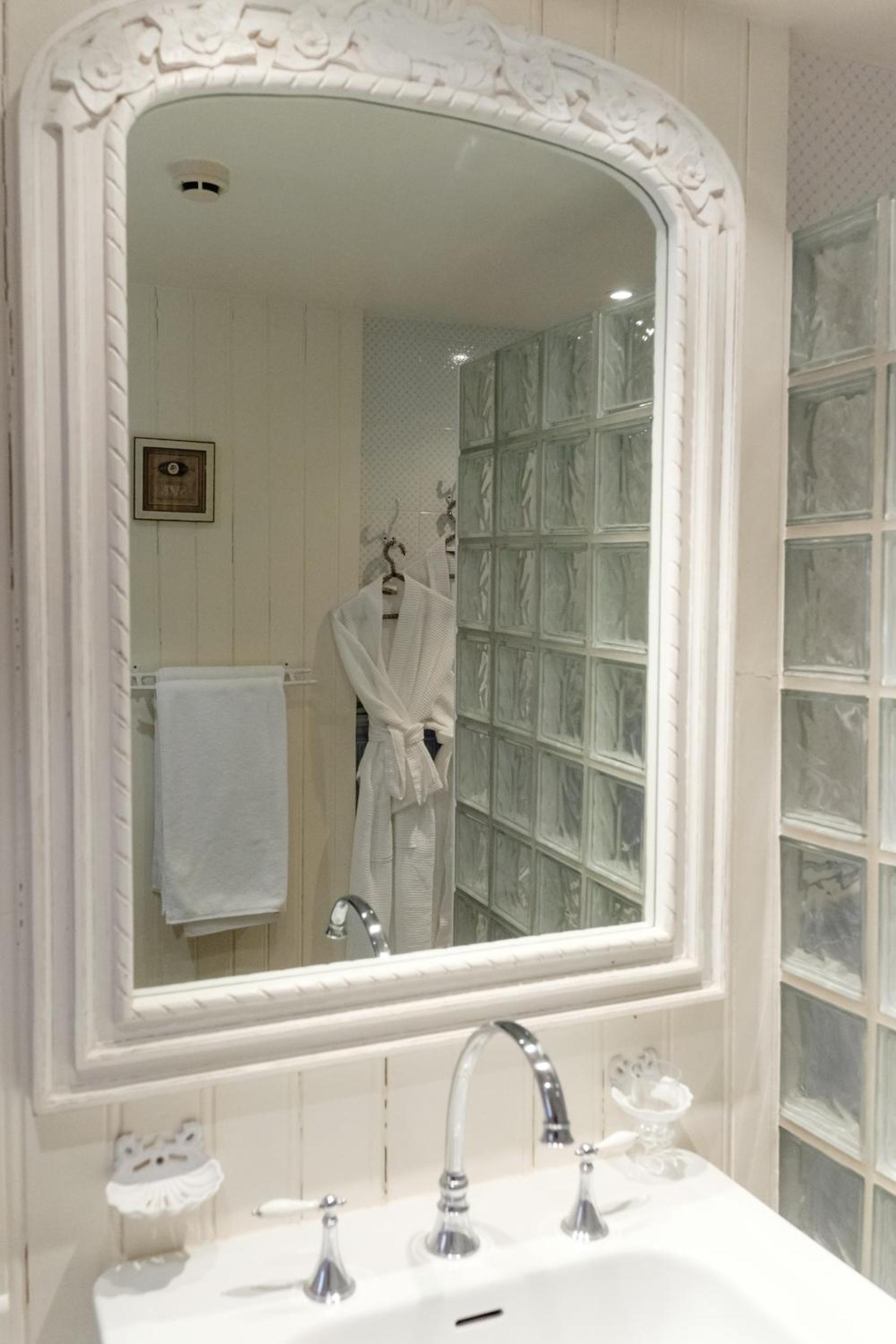 Suite (2 Adults)